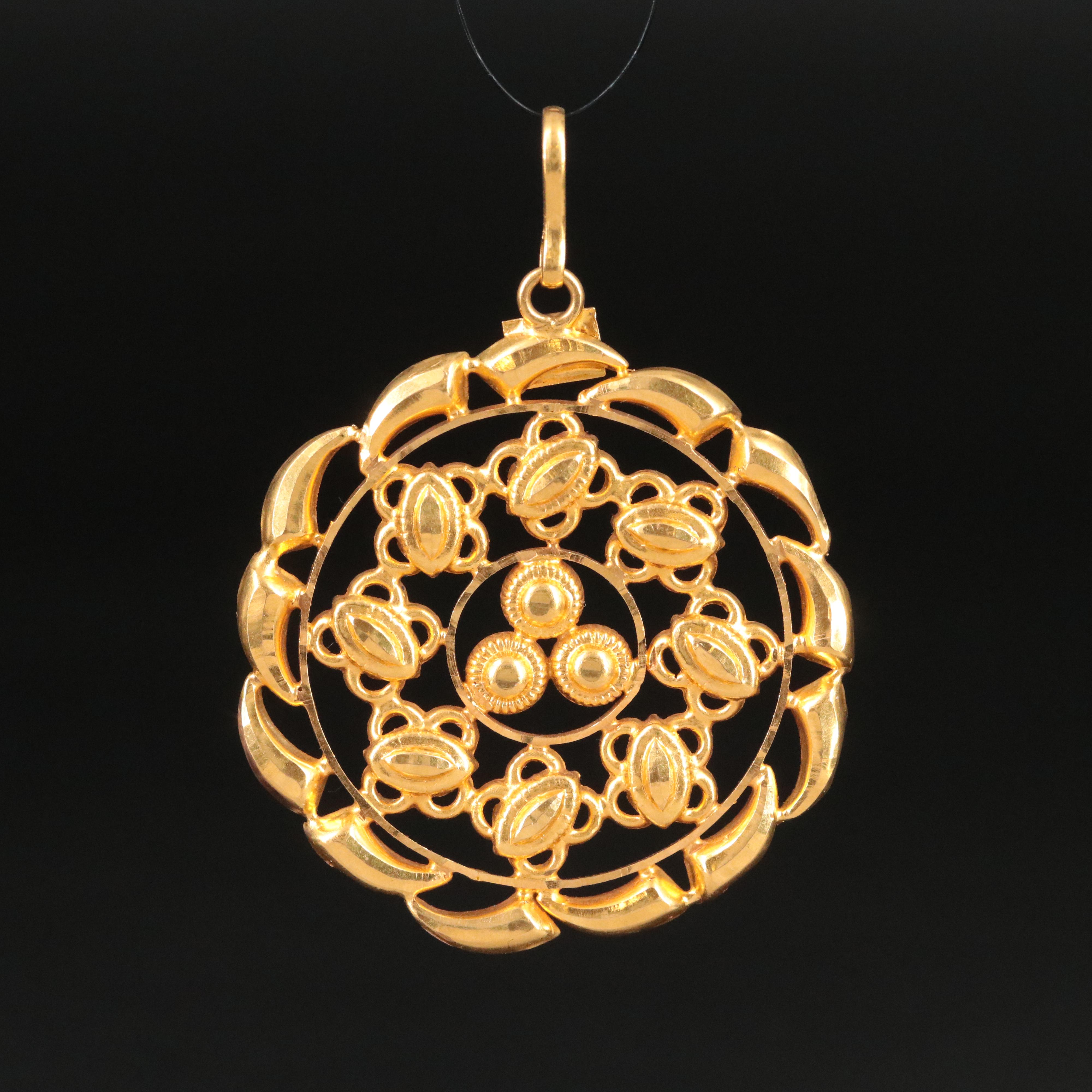 21K Arabesque Pendant