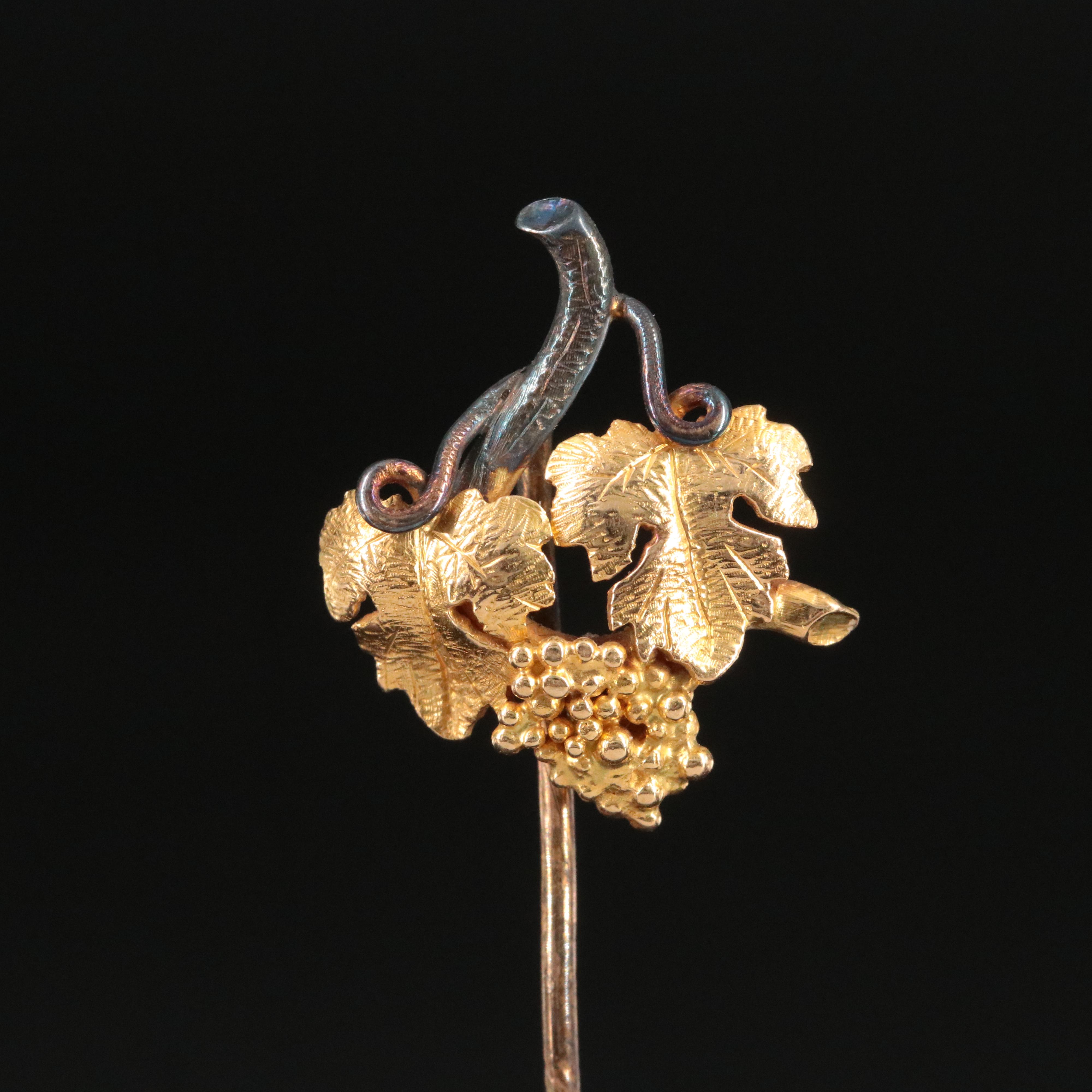 18K Grape Vine Stickpin