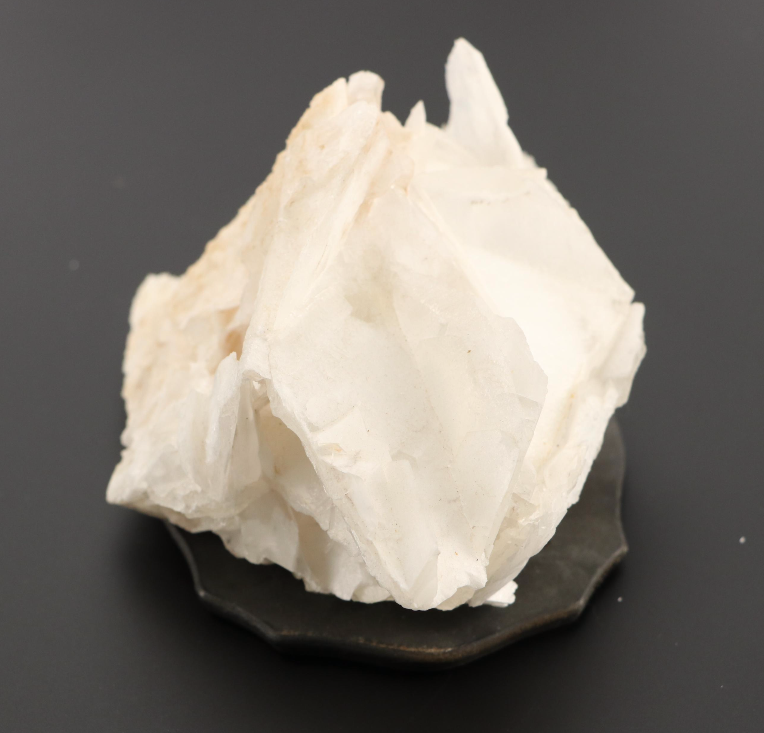 Natural Calcite, Trilobites, Agate and Alurgite Mica