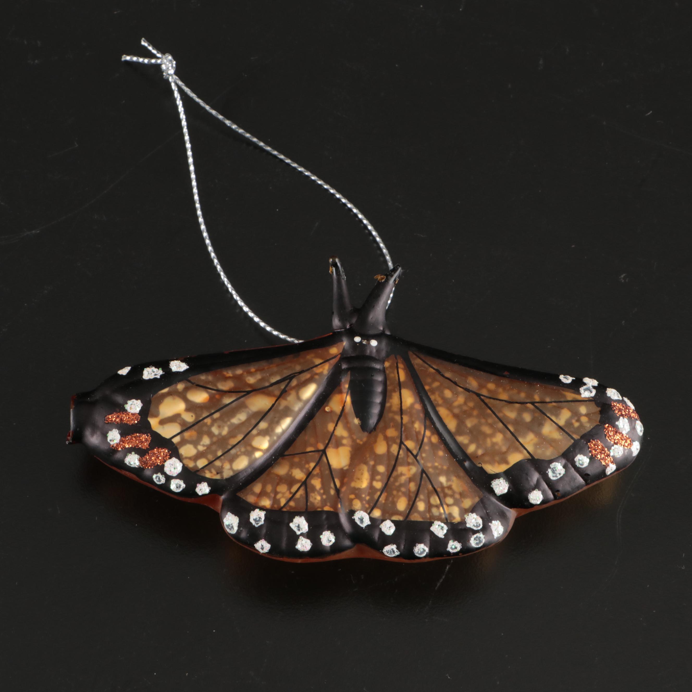 Aluminum and Other Christmas Tree Ornaments with More Décor