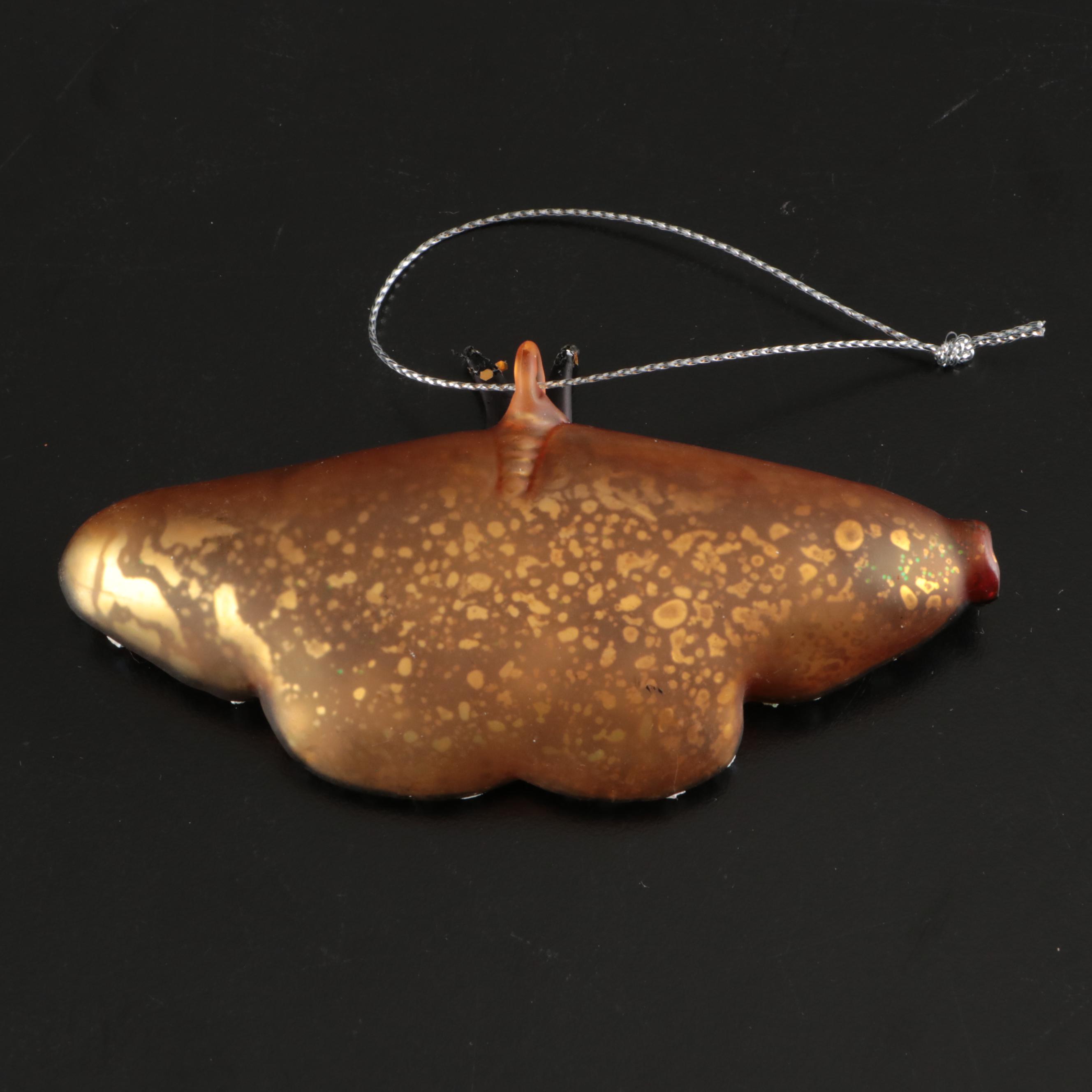 Aluminum and Other Christmas Tree Ornaments with More Décor