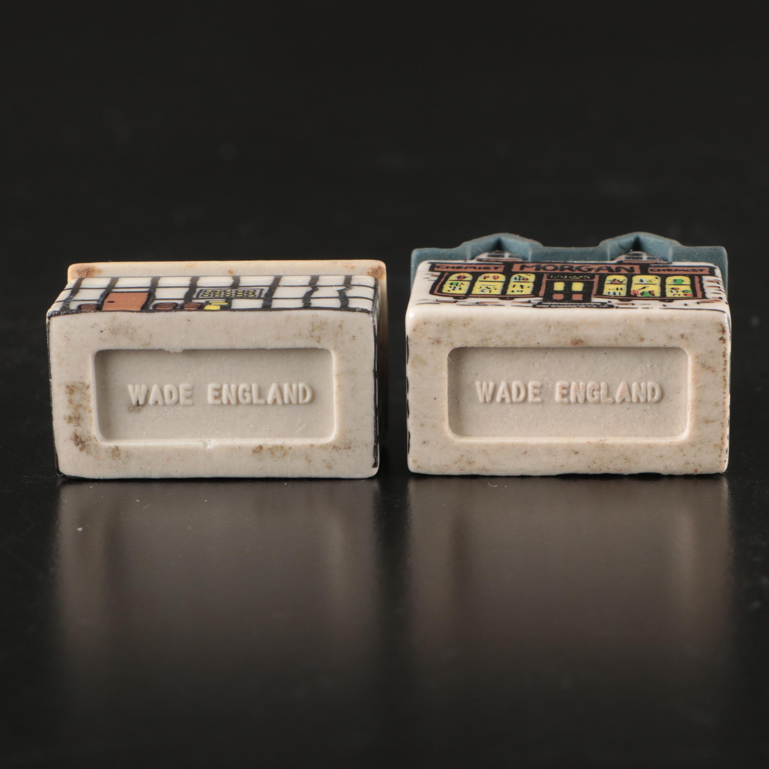 Aluminum and Other Christmas Tree Ornaments with More Décor