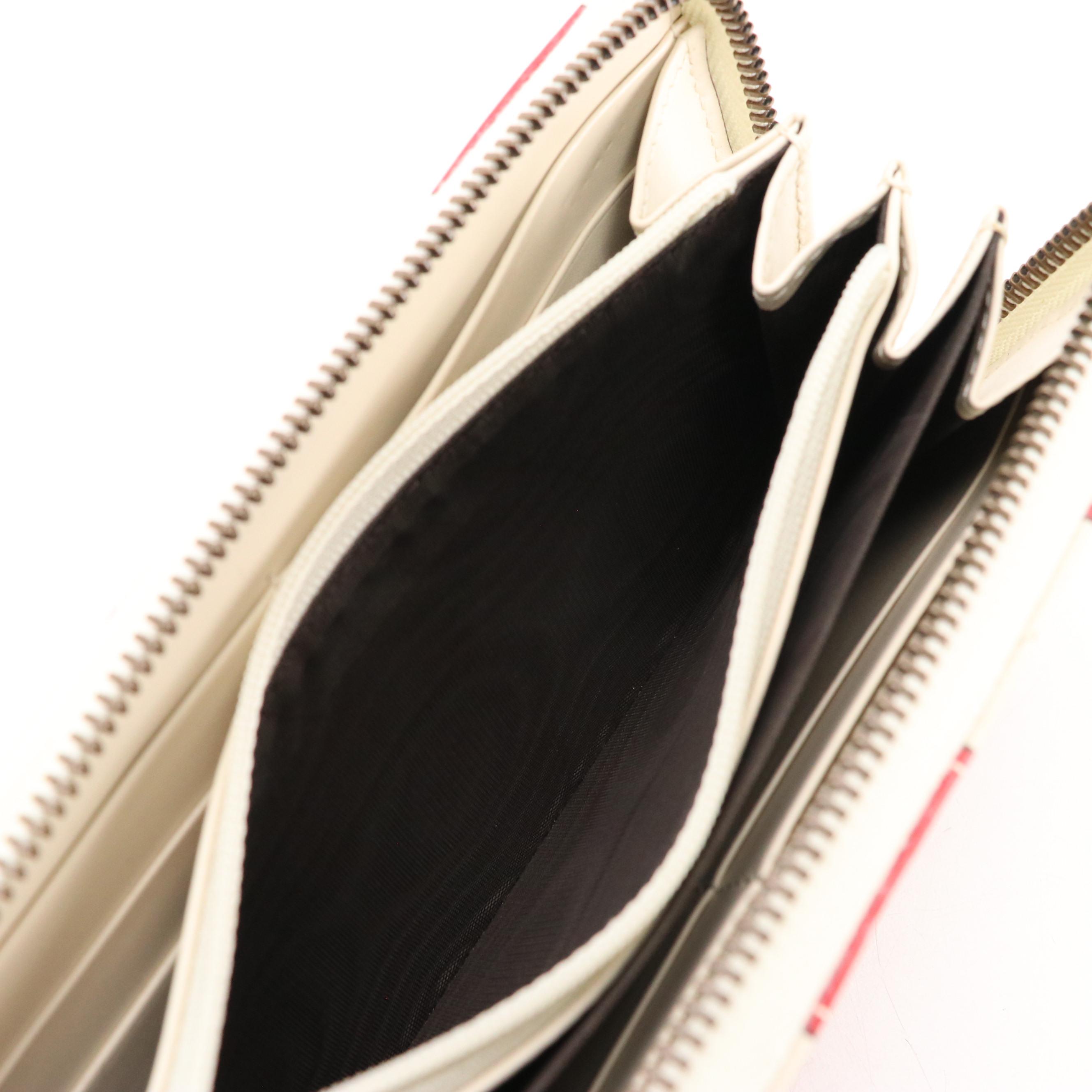 Gucci GG Marmont Trompe-l'œil Wristlet Wallet in Off-White Leather