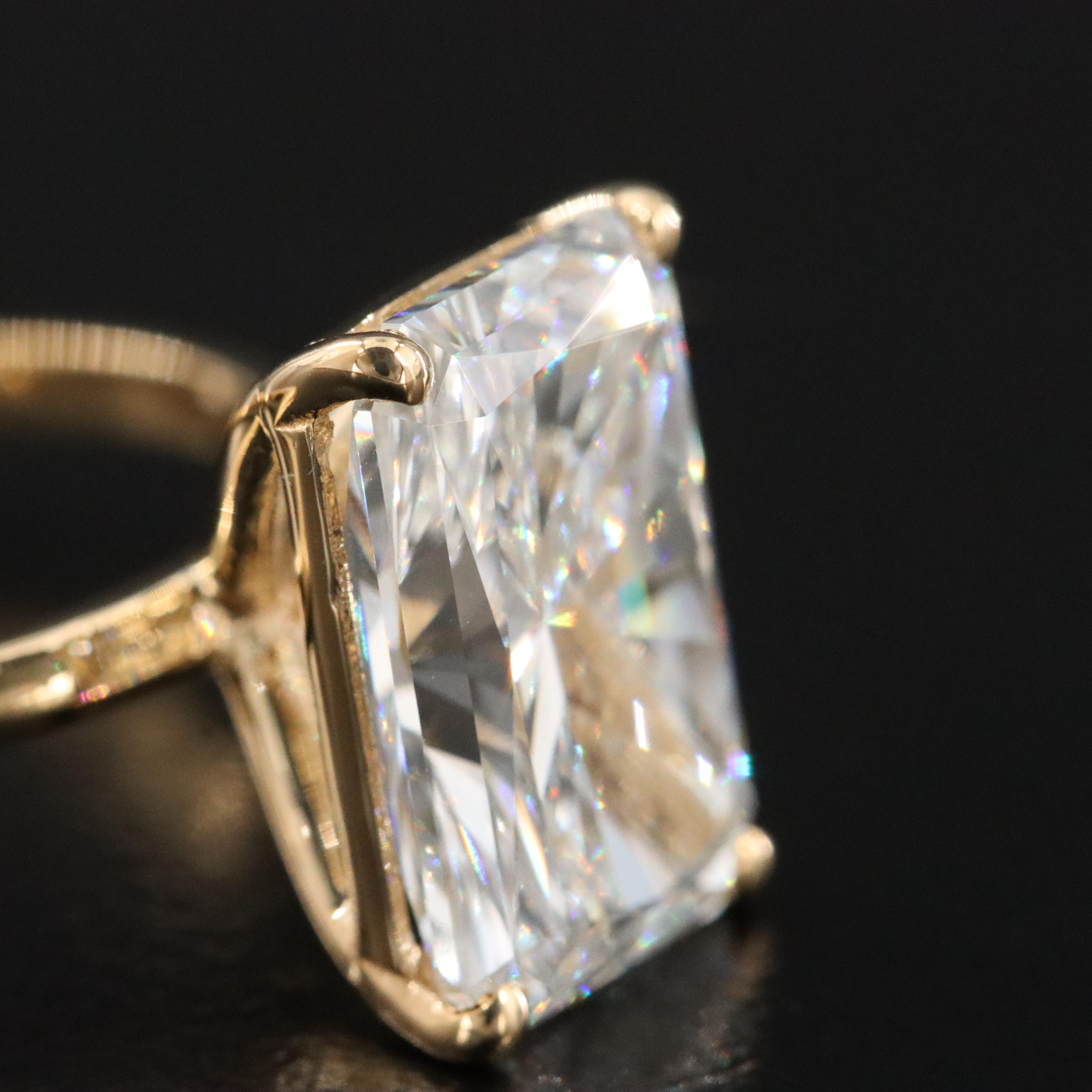 18K 5.01 CT Lab Grown Diamond Solitaire Ring with IGI Report