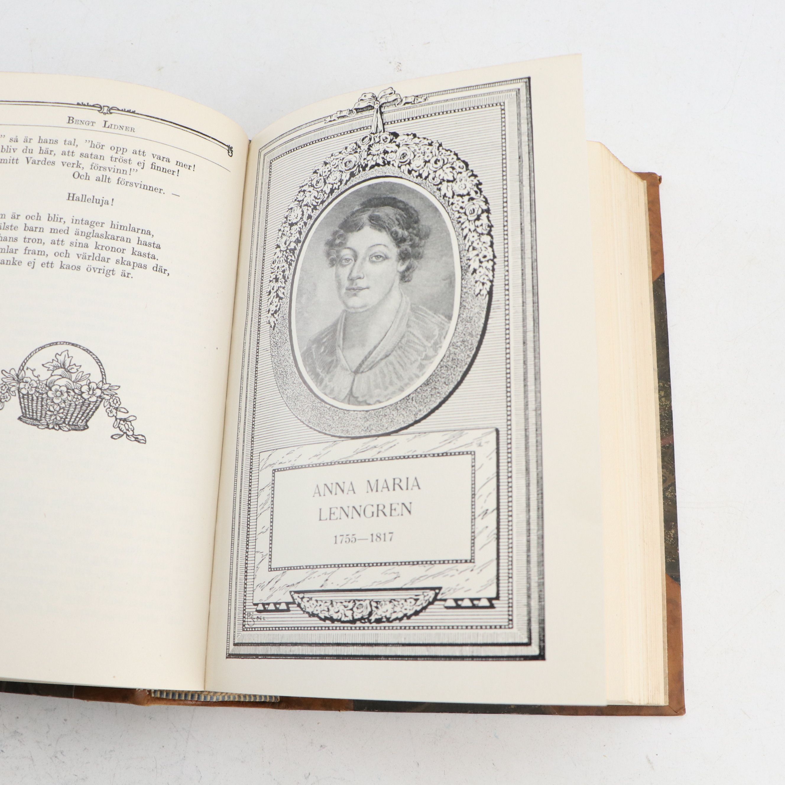 "Levande Svensk Litteratur" and "Sveriges National-Litteratur" Partial Sets