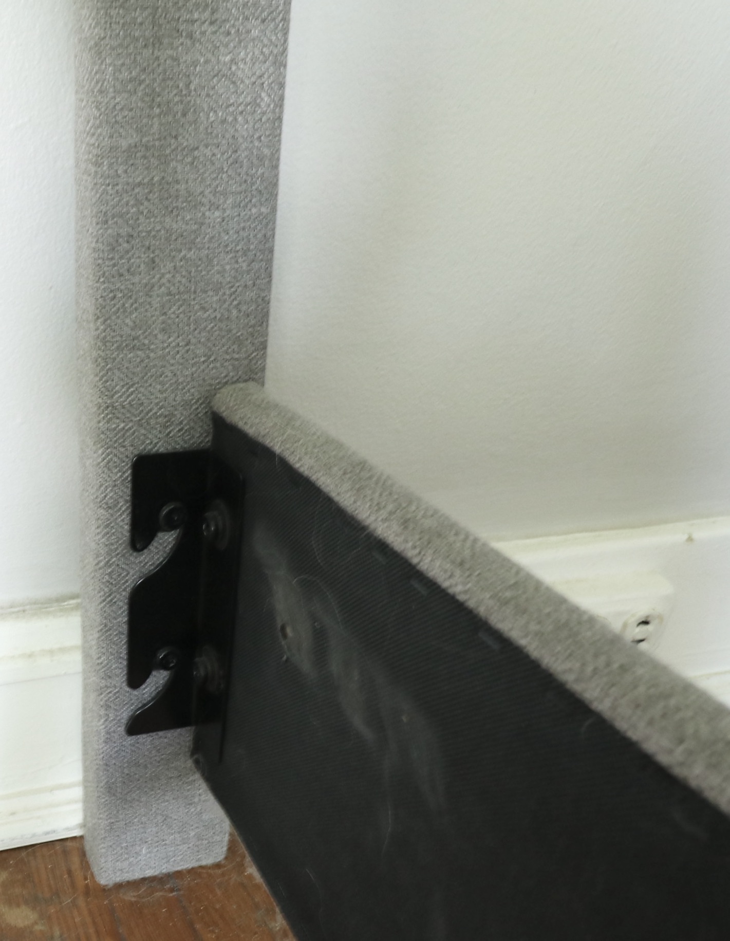 Signature Design by Ashley Furniture Upholstered Queen Size Bed Frame