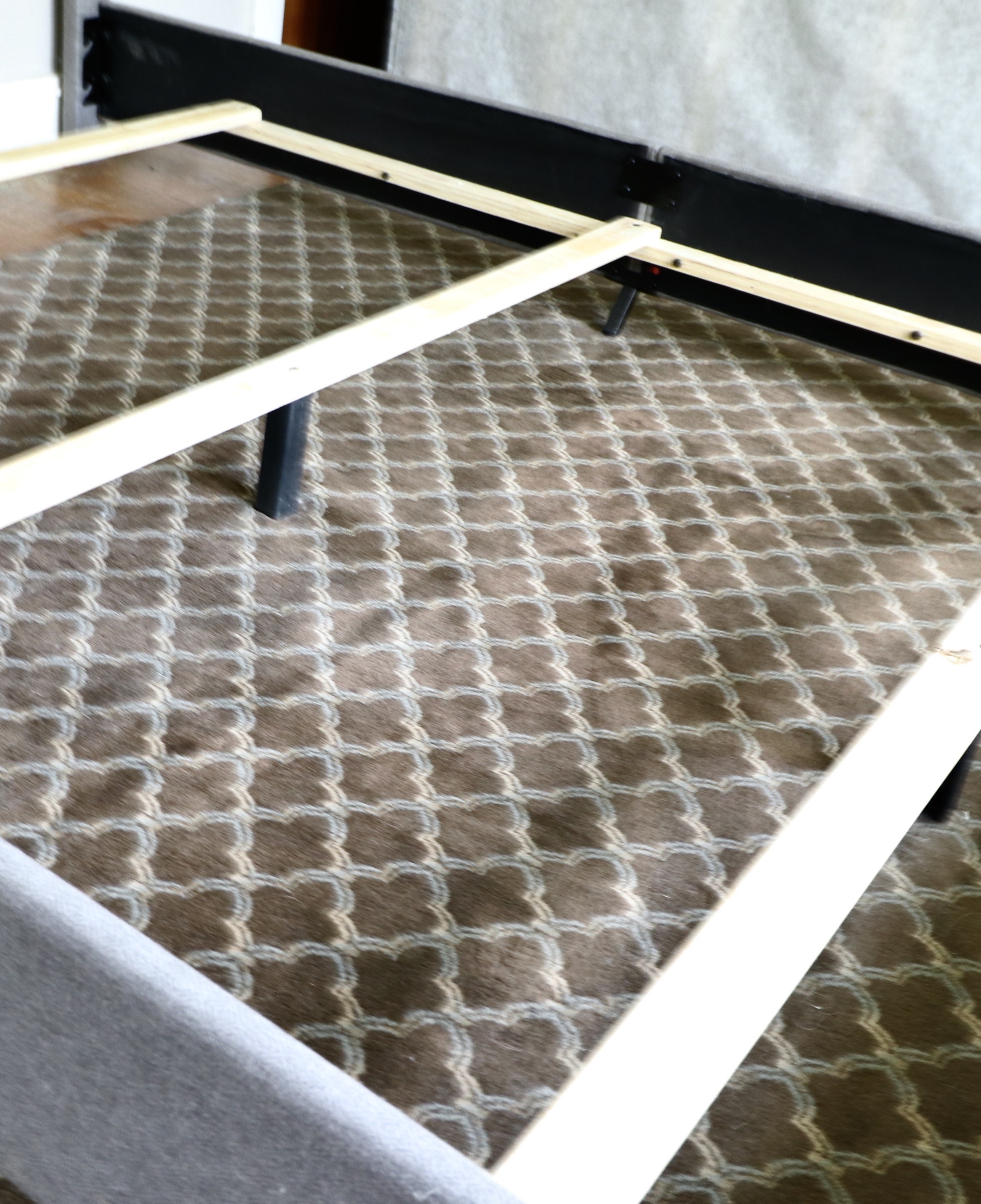 Signature Design by Ashley Furniture Upholstered Queen Size Bed Frame