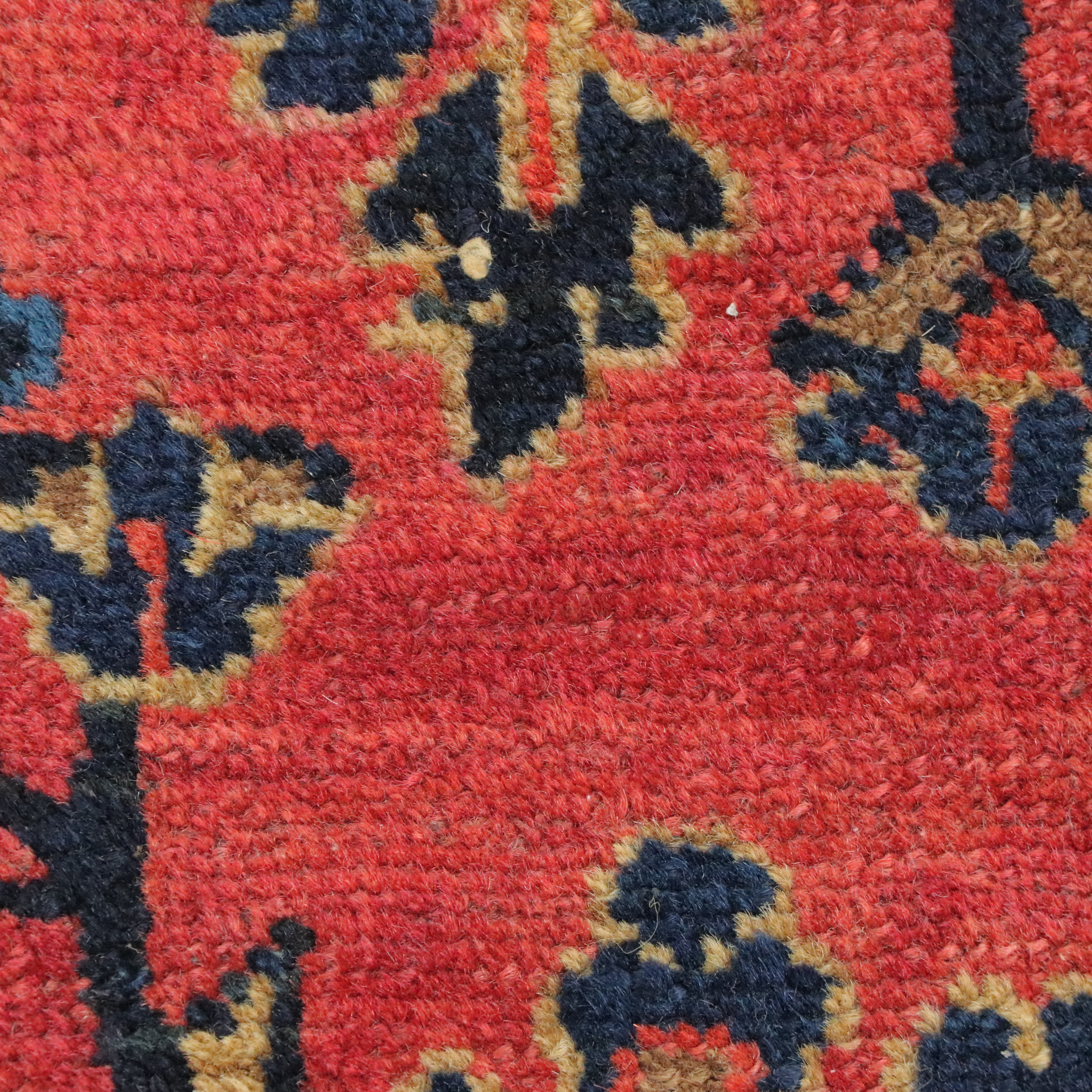 2'8 x 4'9 Hand-Knotted Persian Sarouk Accent Rug