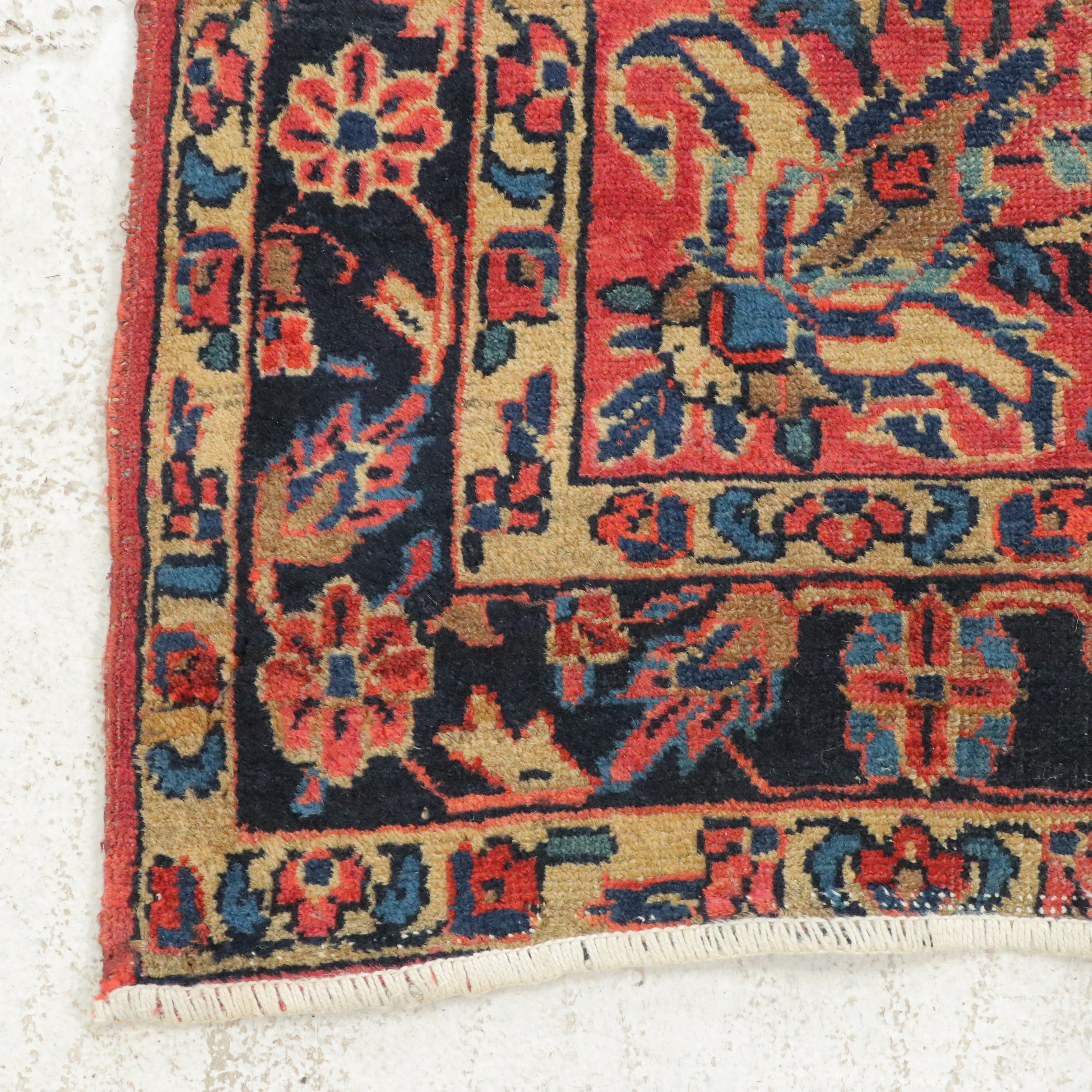 2'8 x 4'9 Hand-Knotted Persian Sarouk Accent Rug