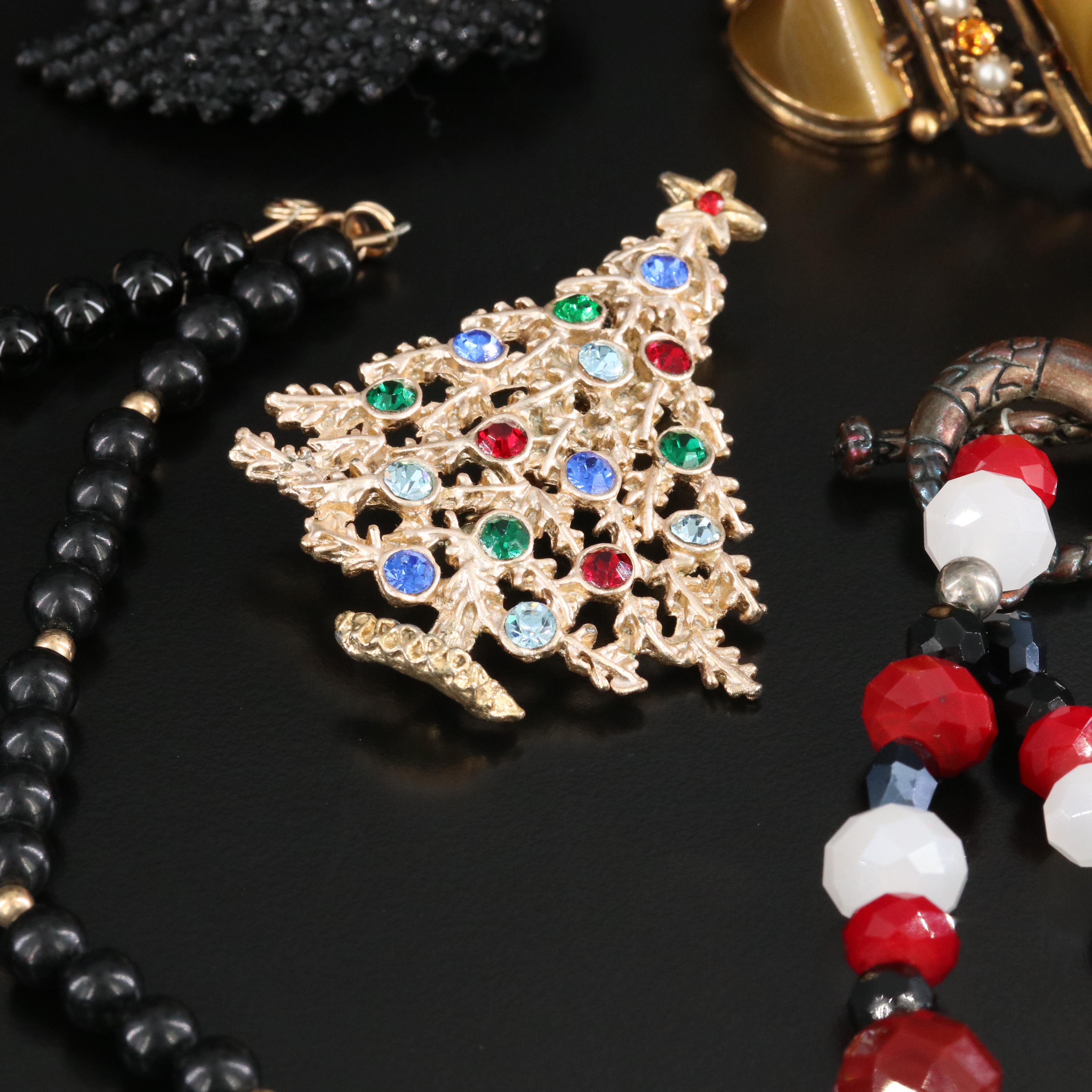 Bakelite, Sterling and Trifari Featured in Vintage Jewelry Collection