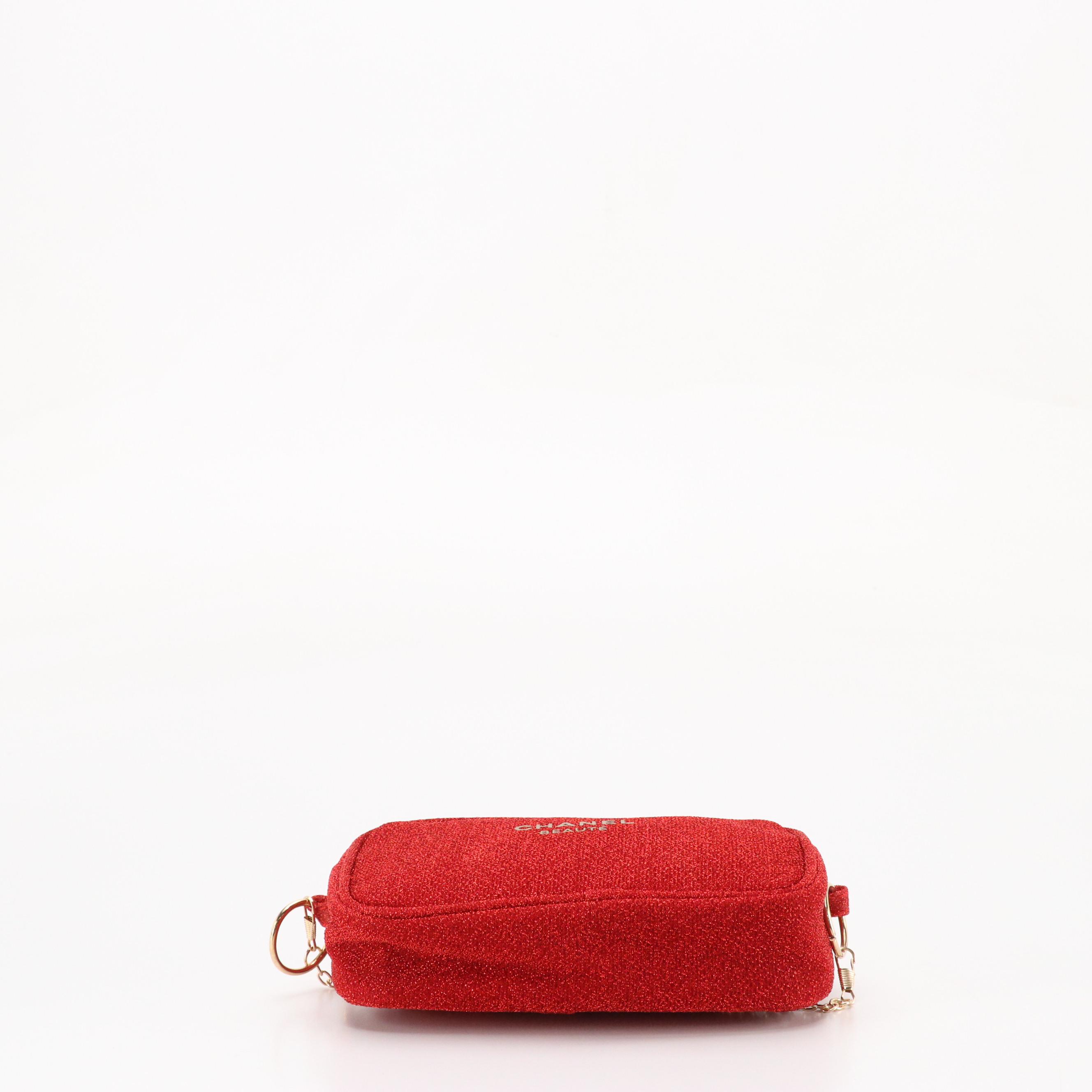 Chanel Beauté Holiday Collection Promotional Zip Pouch with Chain Strap