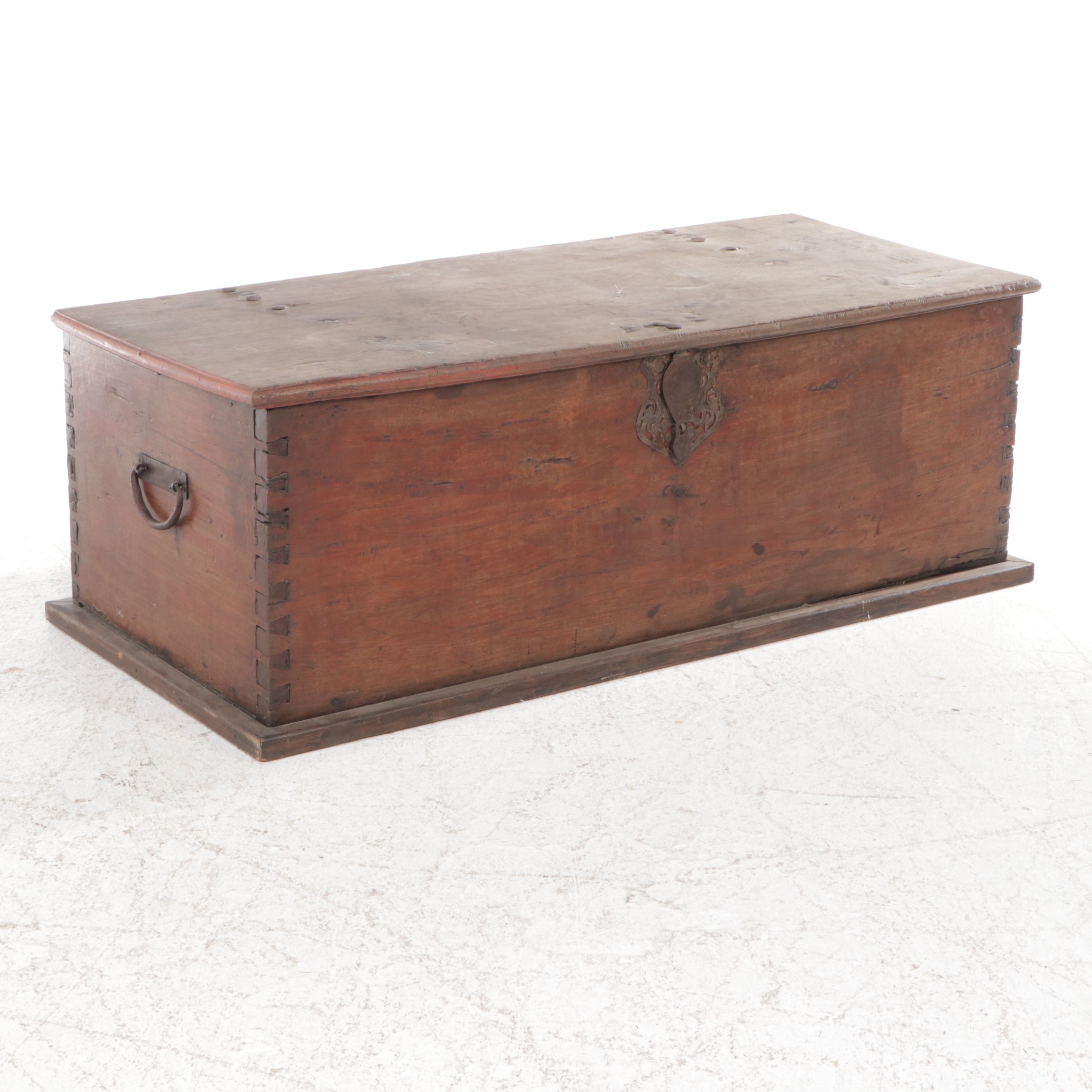 Dovetailed Elm Chest, 18th Century