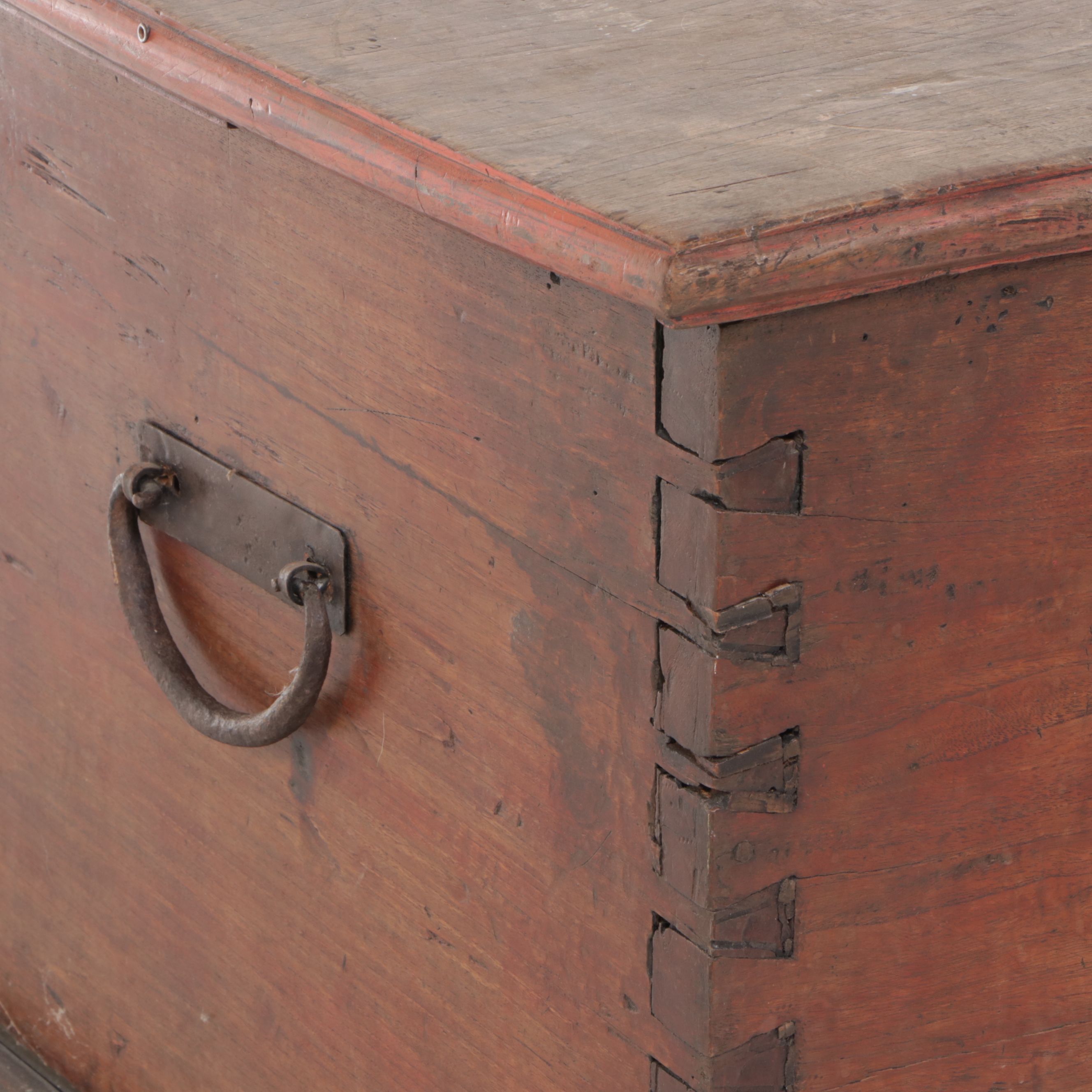 Dovetailed Elm Chest, 18th Century