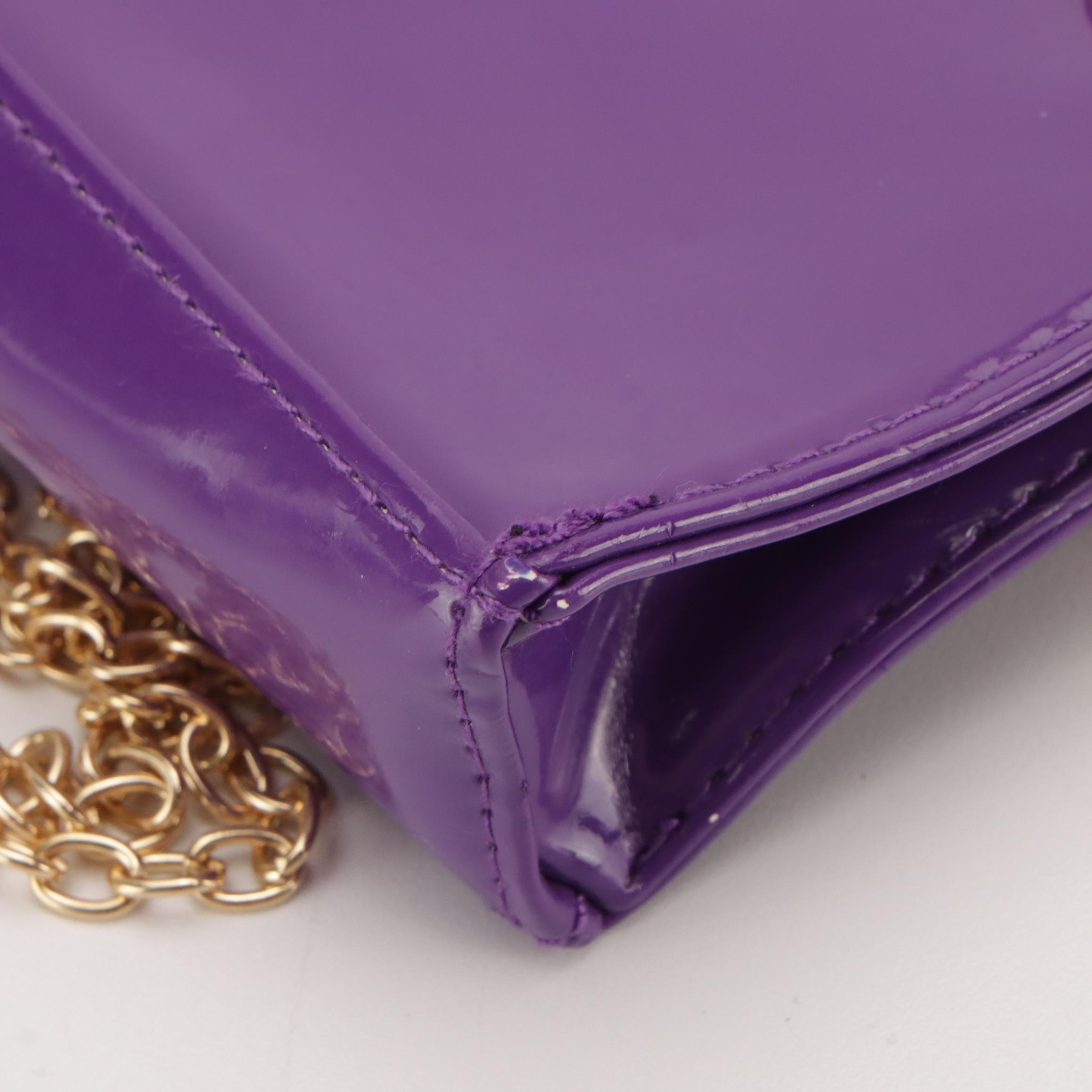 Yves Saint Laurent Beauté Zip Pouch on Chain in Purple Faux Patent Leather