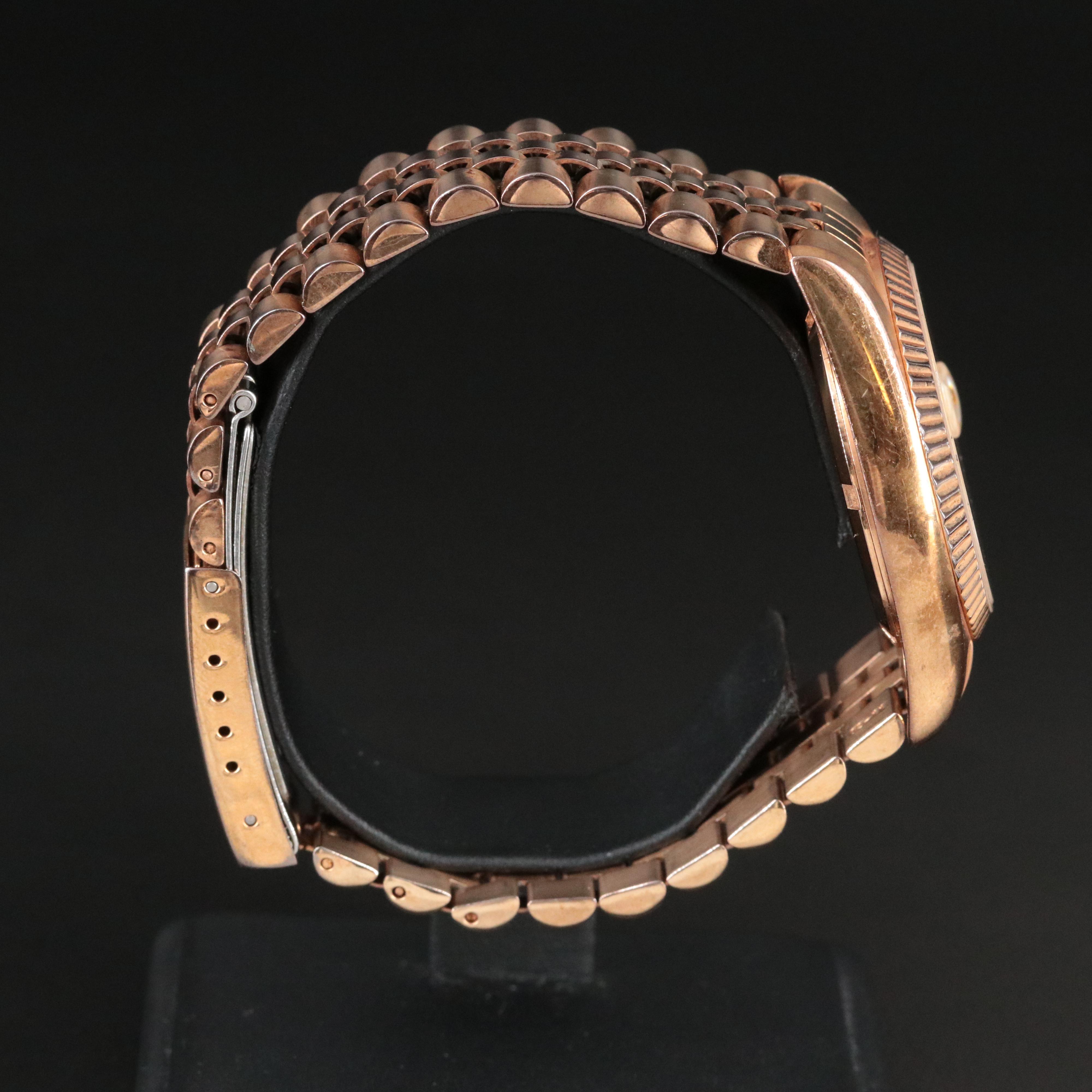 Invicta Camelot 50m Date Quartz Watch