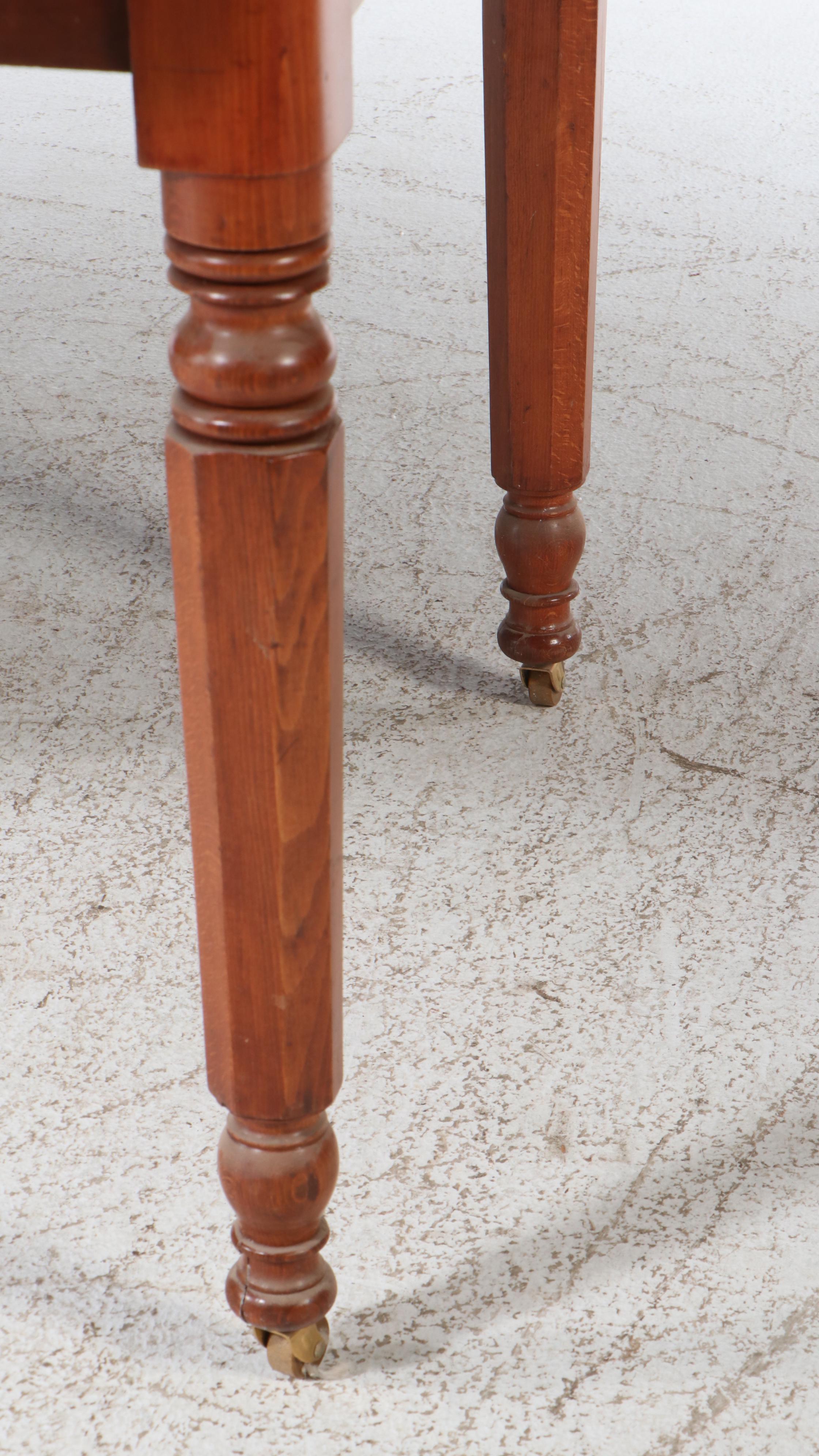 American Colonial Style Cherry Dining Table, Early to Mid-20th Century