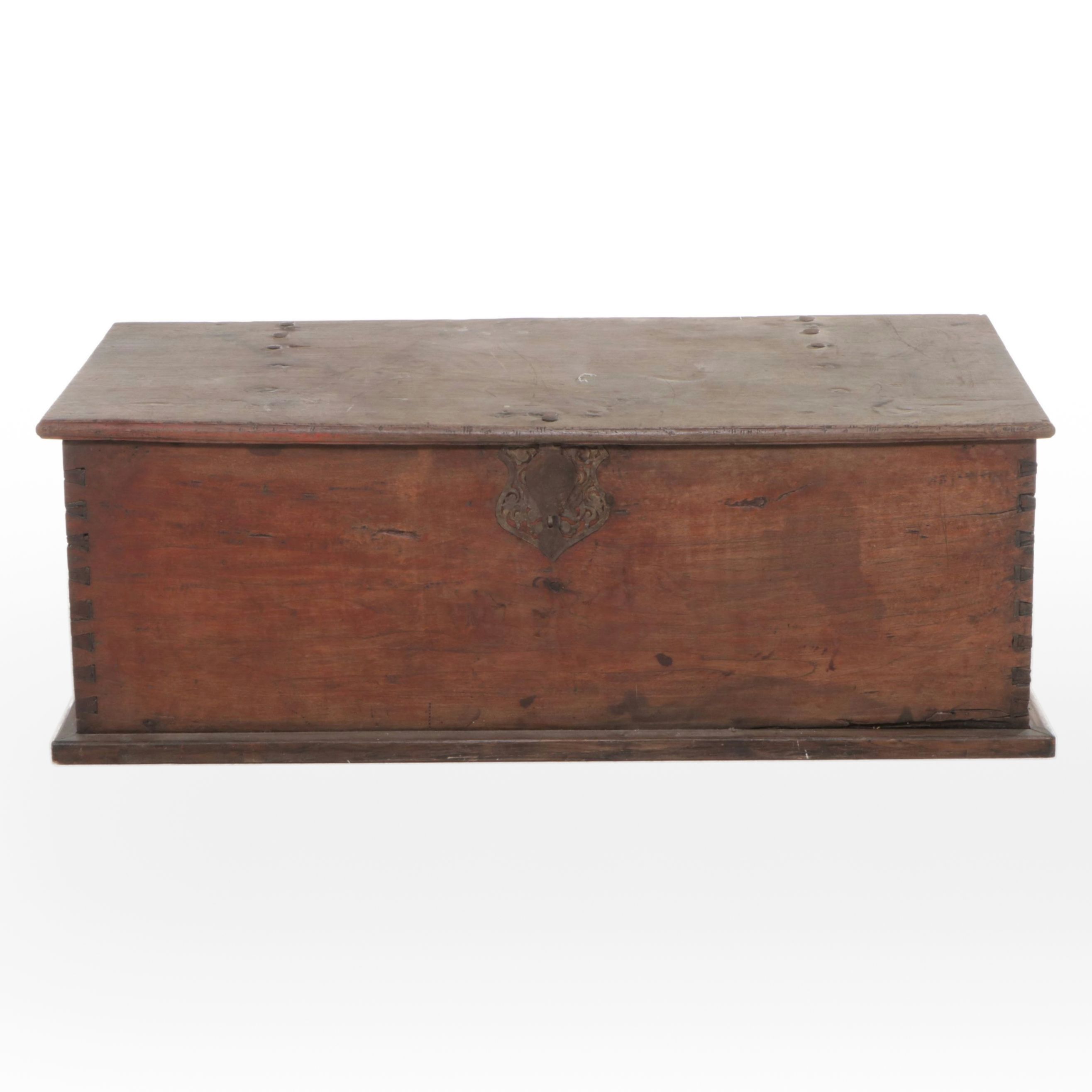 Dovetailed Elm Chest, 18th Century