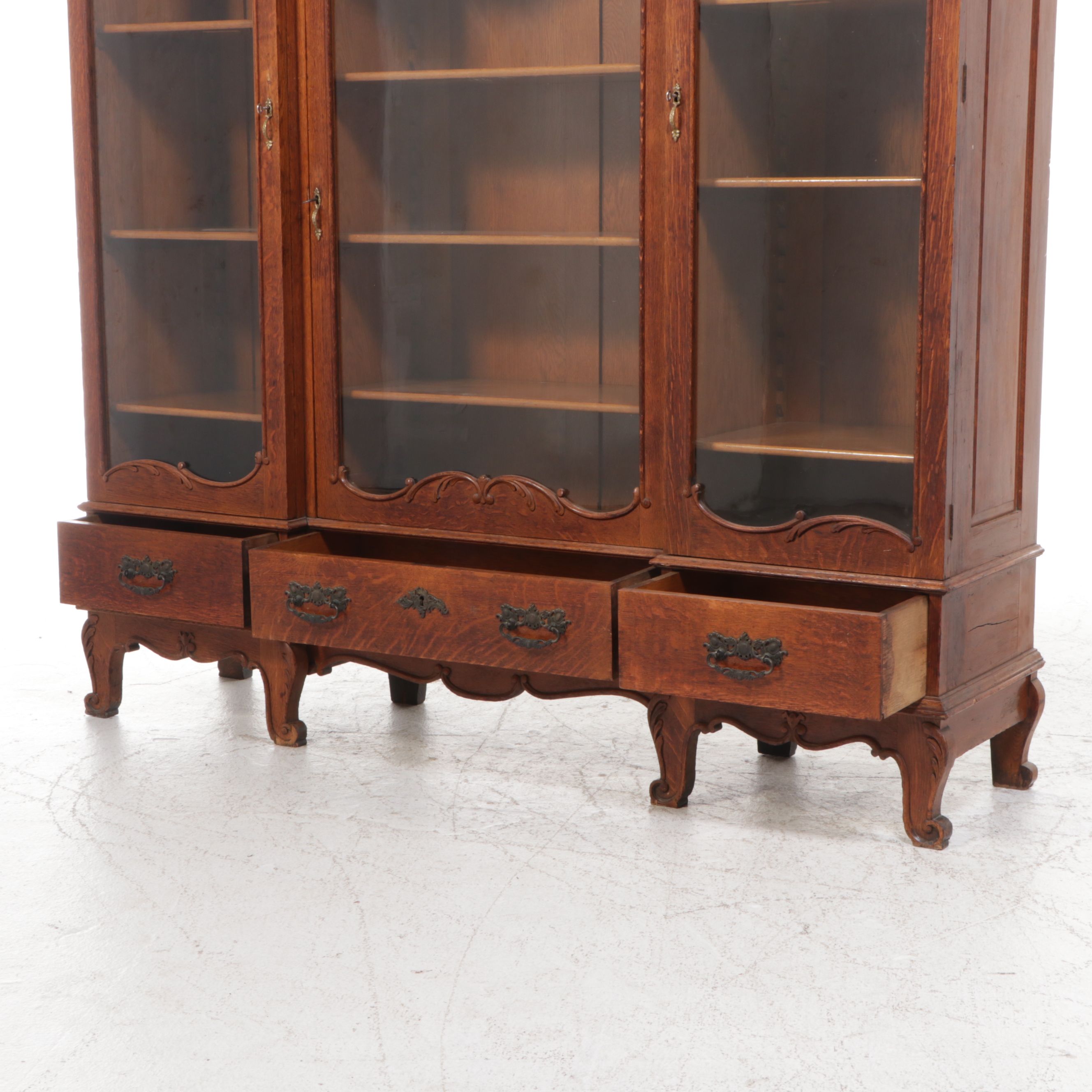 American Art Nouveau Style Oak China Cabinet, Late 19th/Early 20th Century