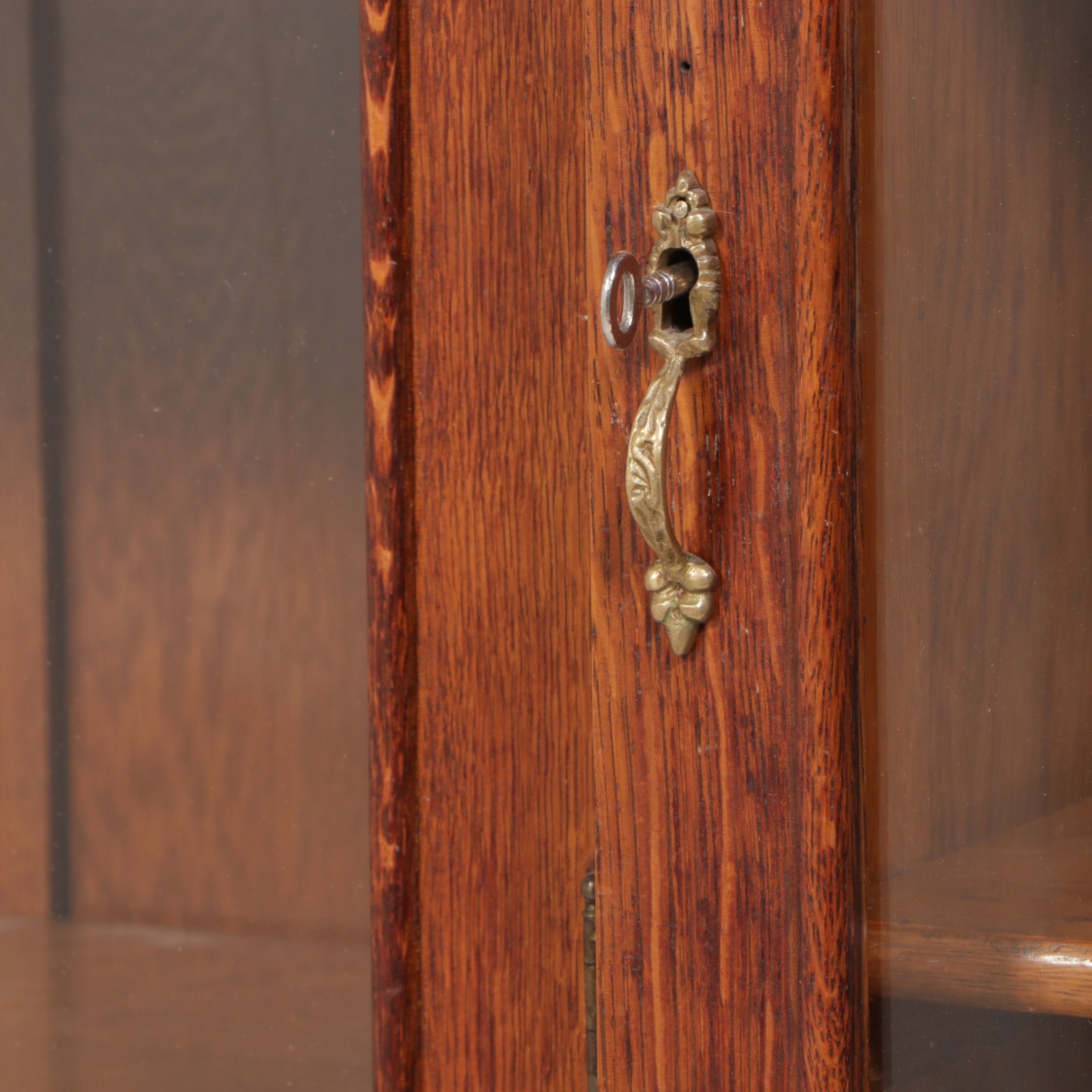 American Art Nouveau Style Oak China Cabinet, Late 19th/Early 20th Century