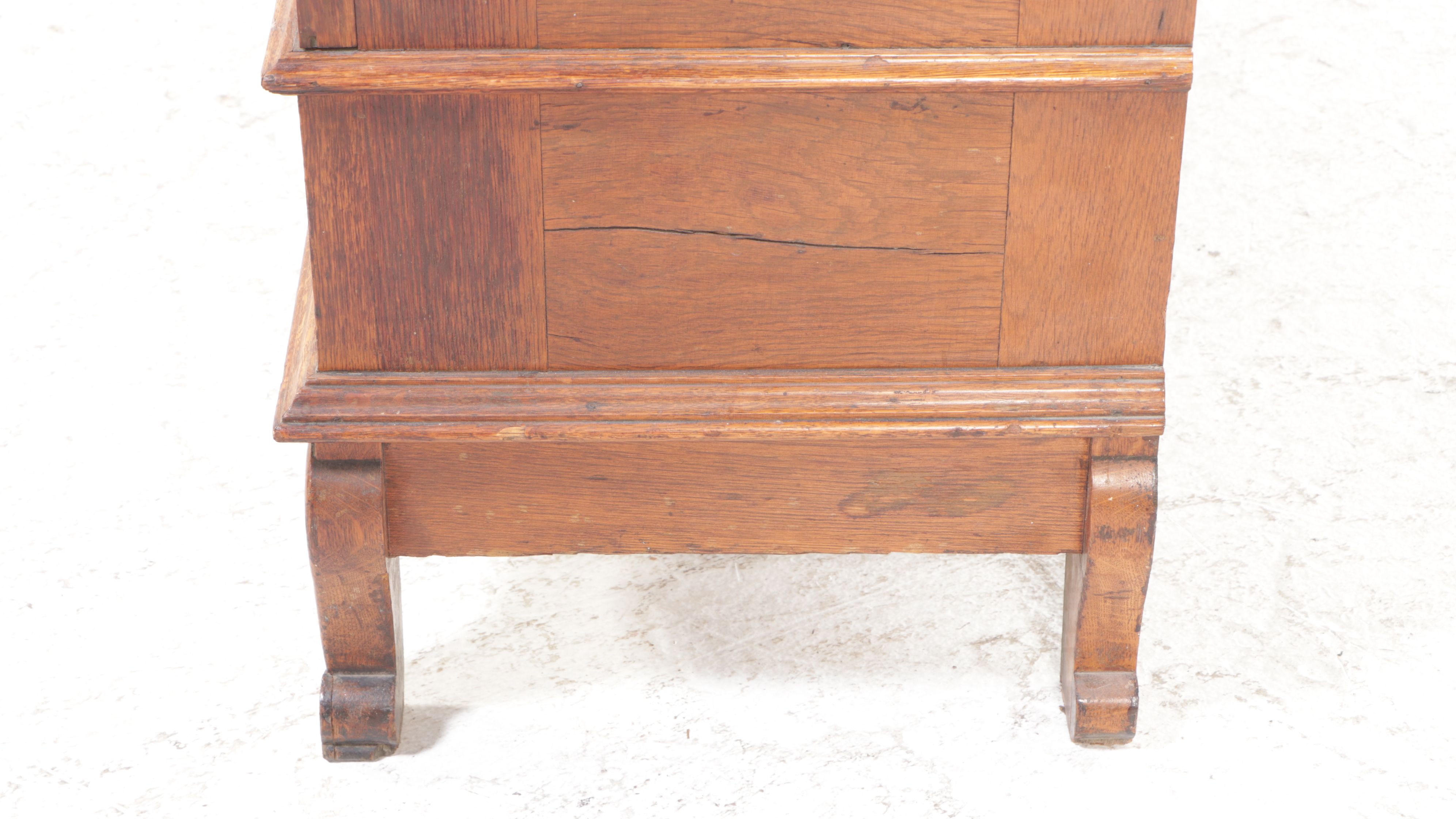 American Art Nouveau Style Oak China Cabinet, Late 19th/Early 20th Century