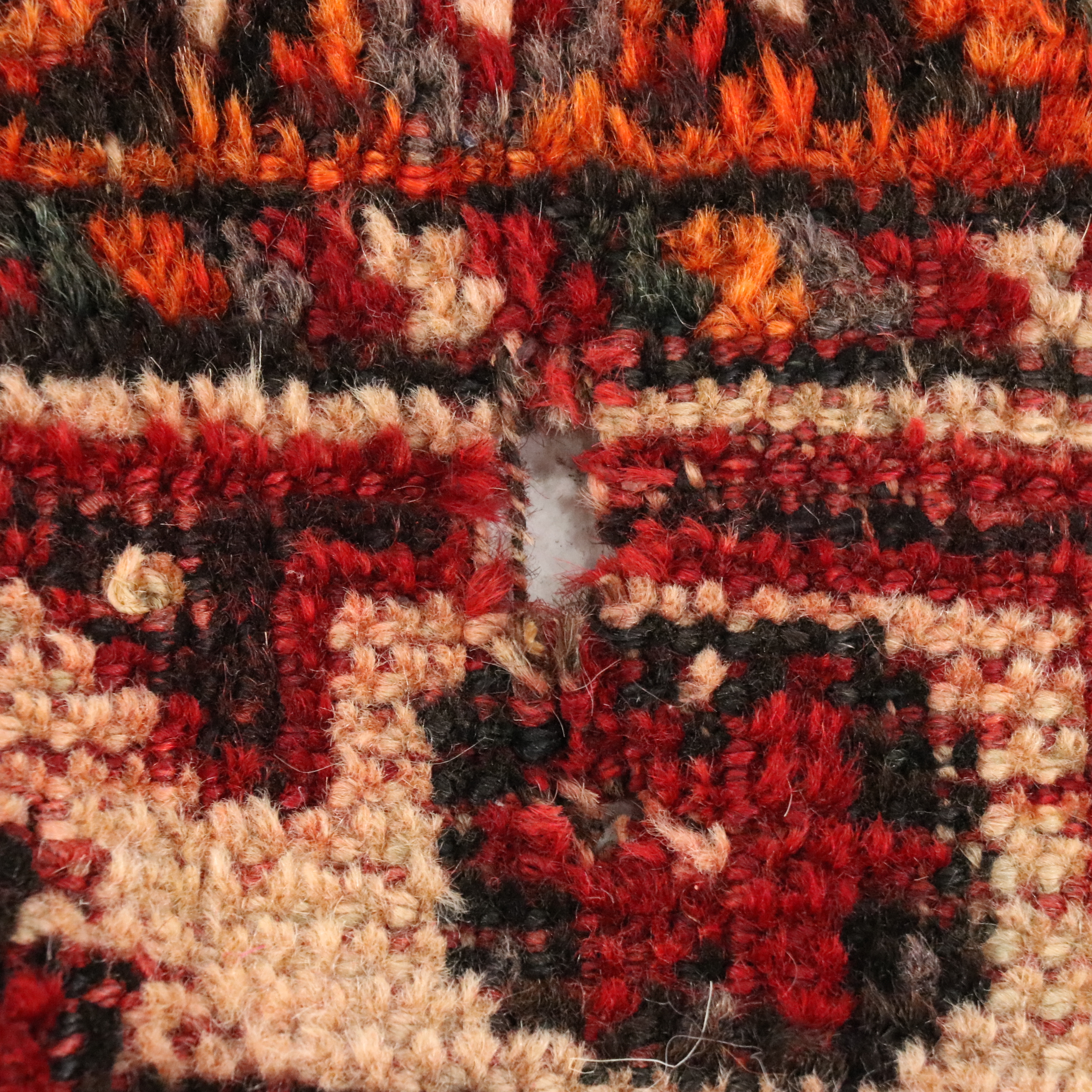 7'2 x 9'11 Hand-Knotted Persian Qashqai Area Rug