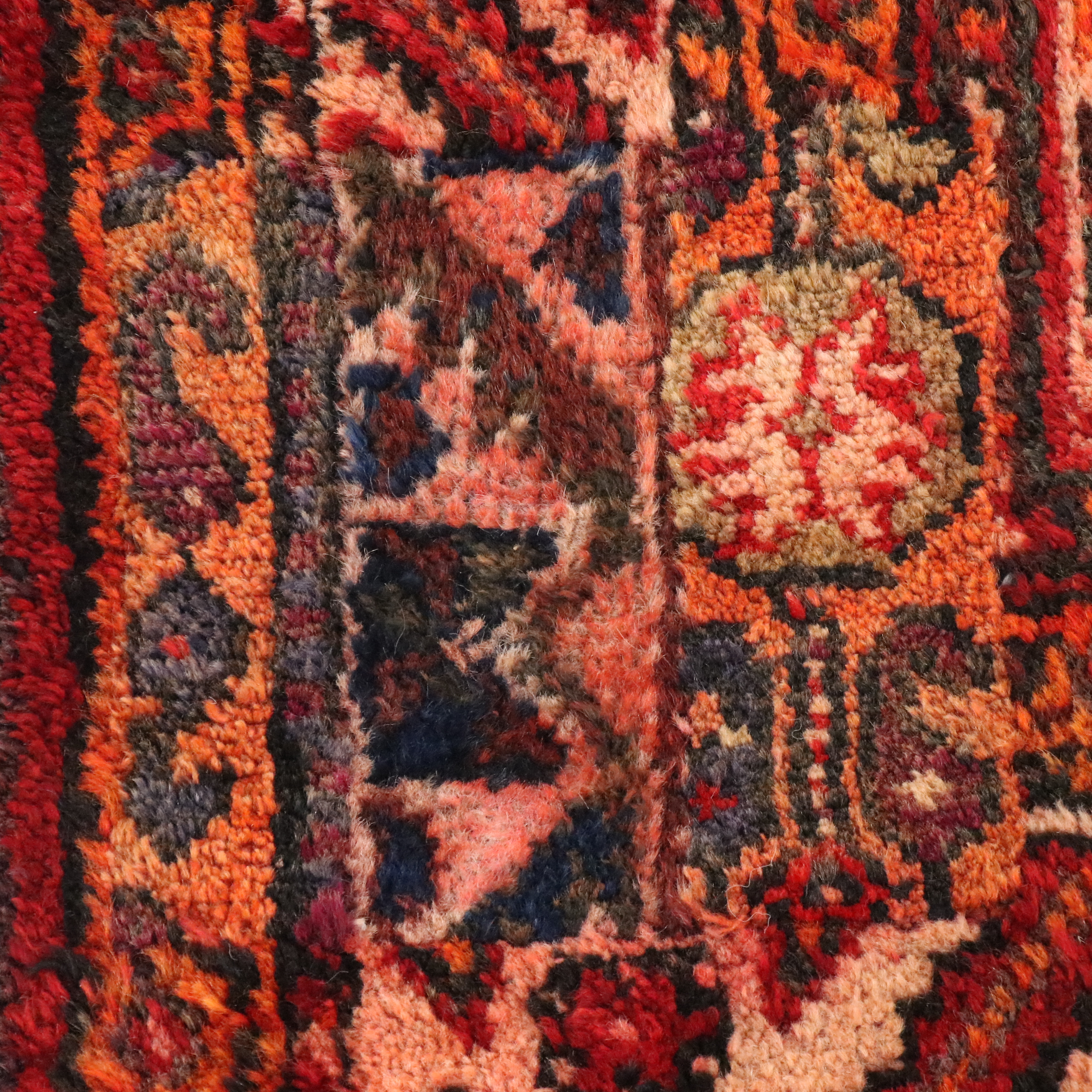 7'2 x 9'11 Hand-Knotted Persian Qashqai Area Rug