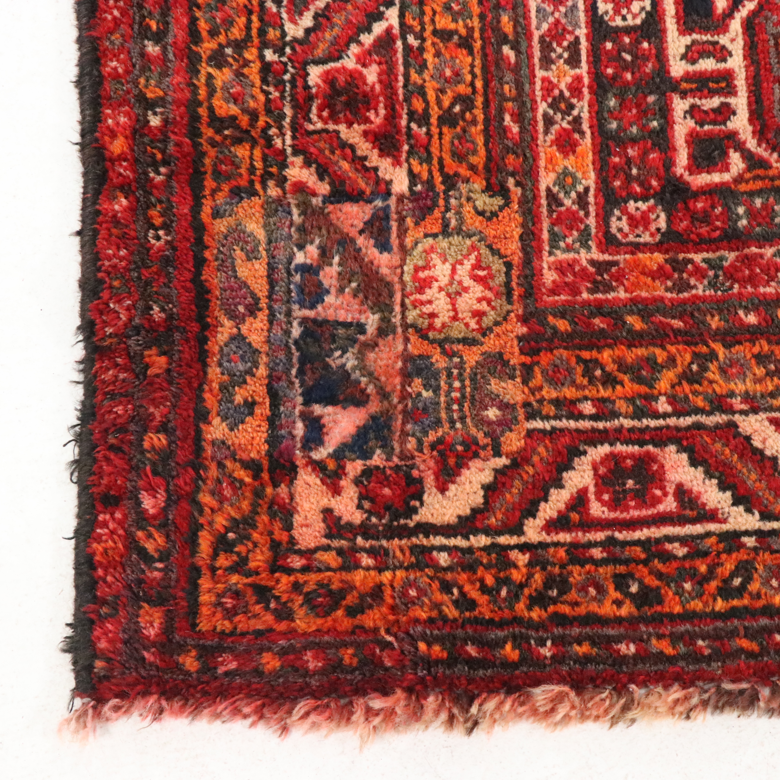 7'2 x 9'11 Hand-Knotted Persian Qashqai Area Rug