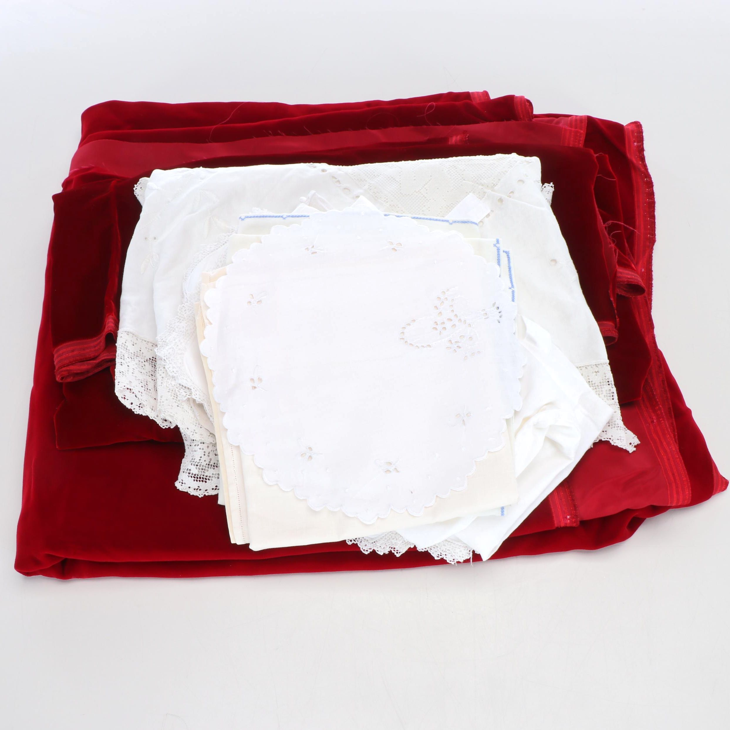 Edwardian Style Cutwork Tablecloth with Other Table Linens, 20th Century