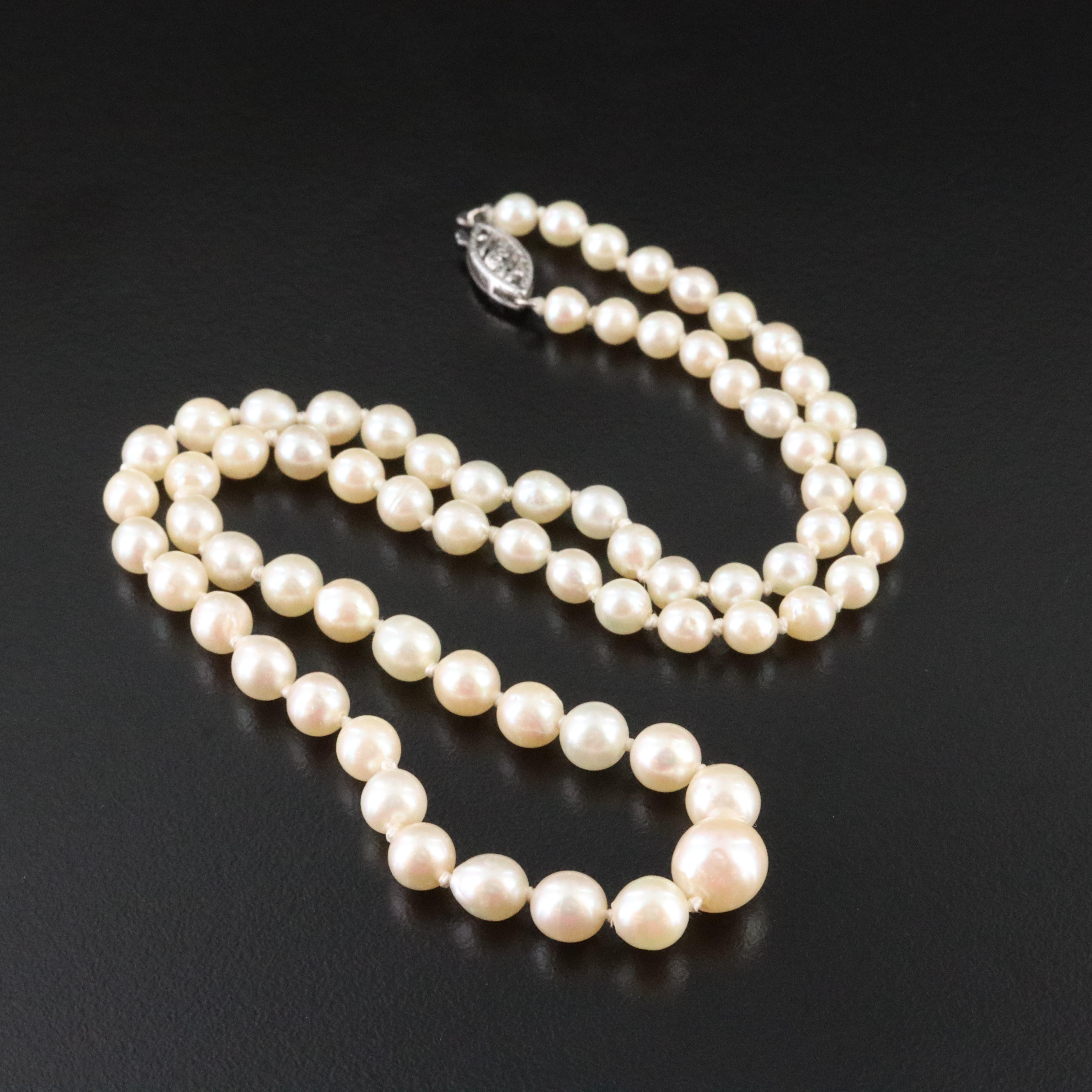 Pearl Graduated Necklace with 10K Clasp