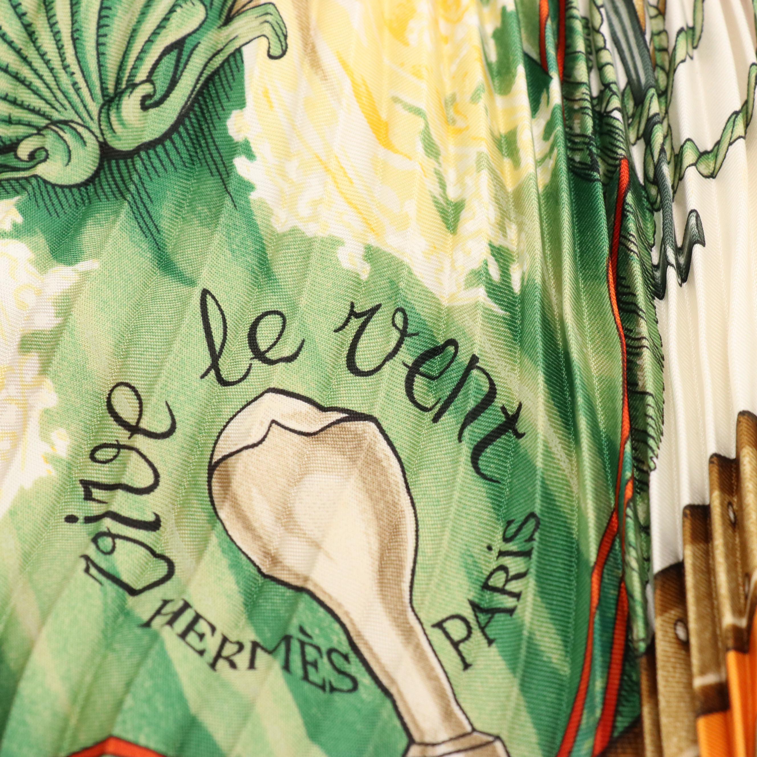 Hermès "Vive le Vent" Plissé Scarf 90 in Silk Twill with Box and Booklet