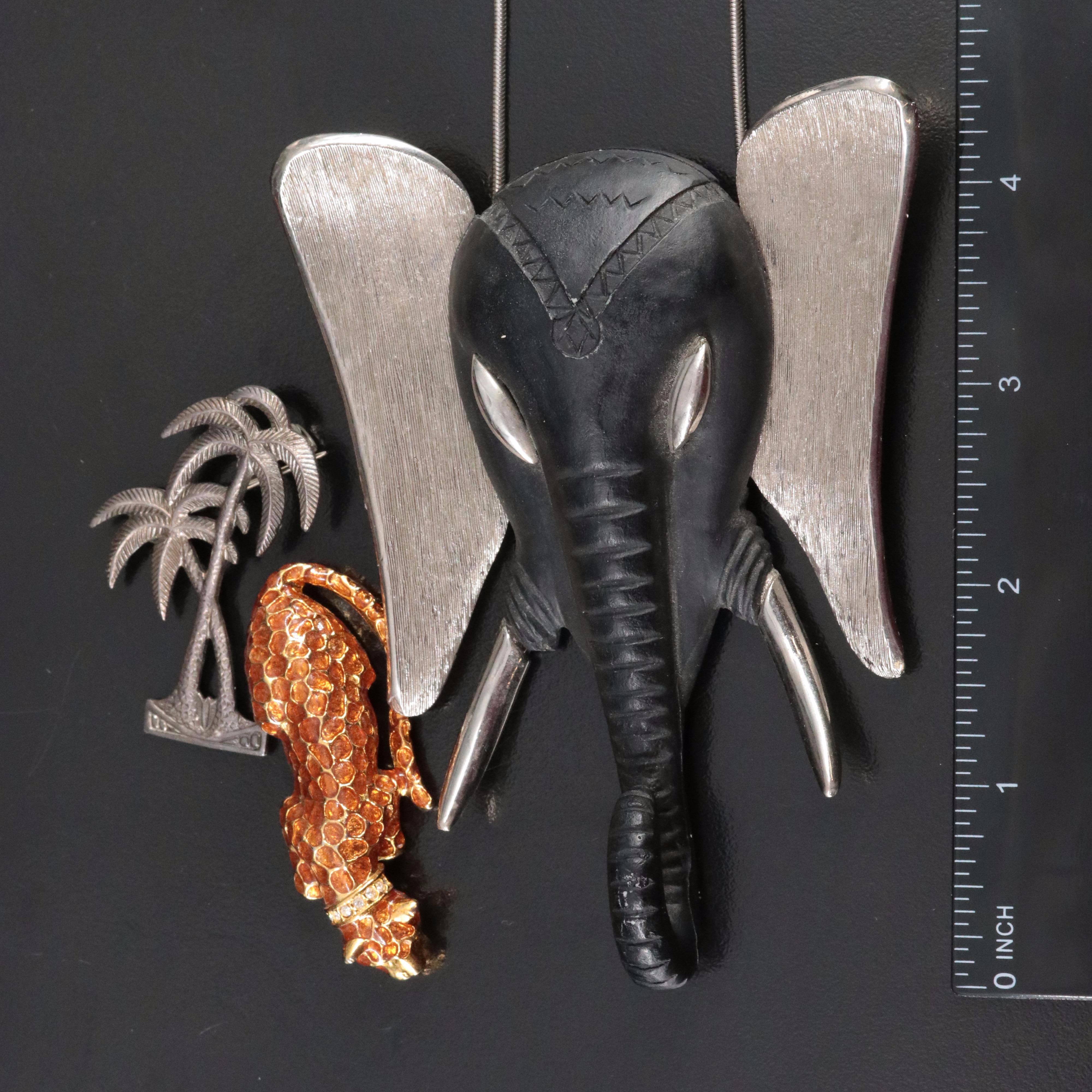 Sterling, Agate and Jasper Featured in Jewelry Collection