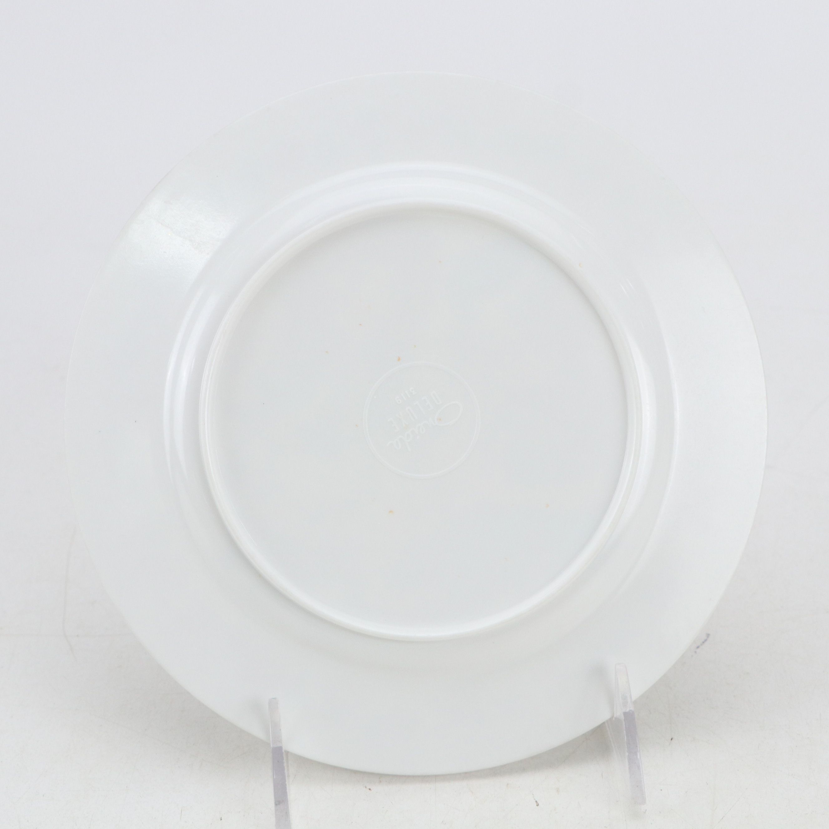 Oneida Deluxe Melamine Plate and Bowl with Plastic Children's Dinnerware