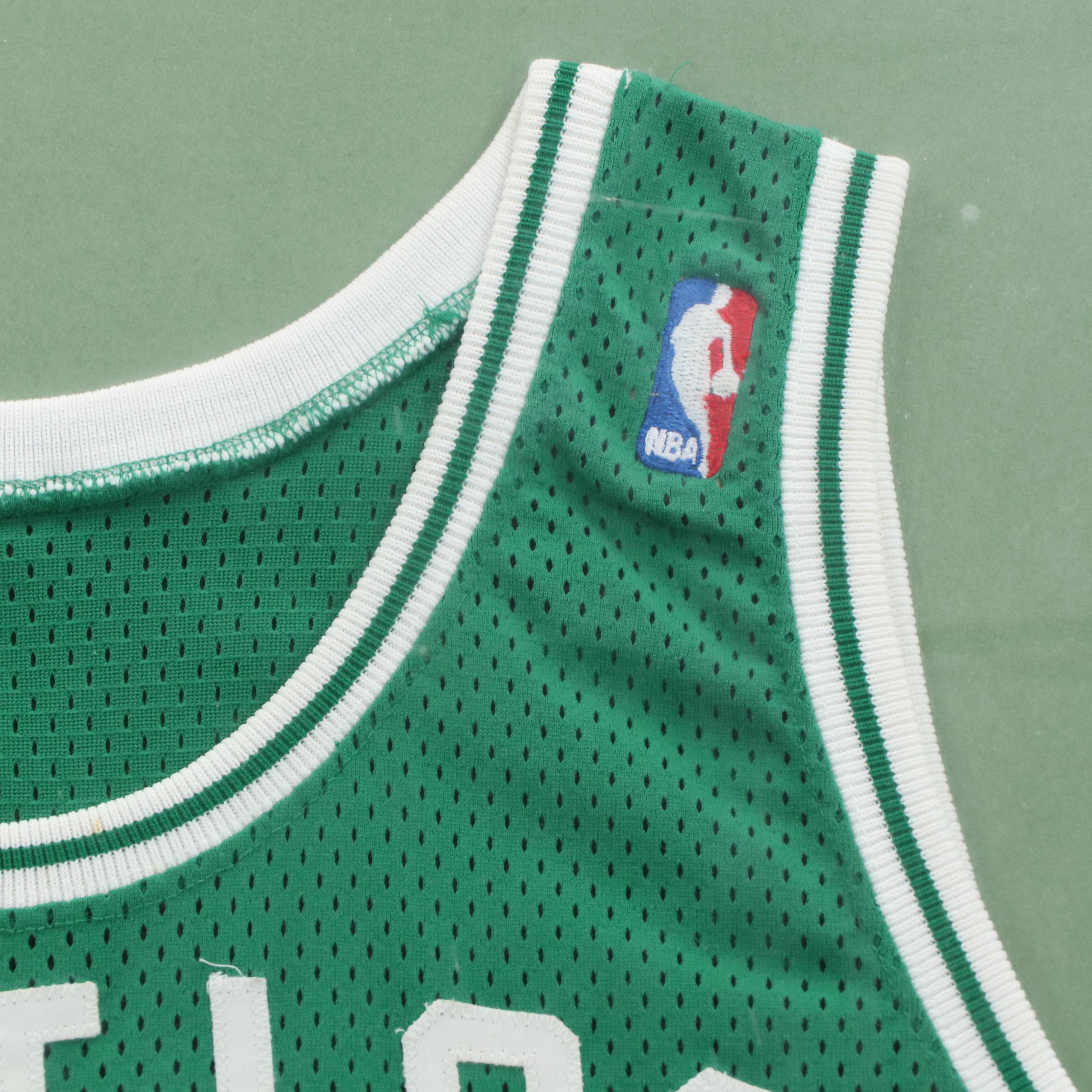 Framed Set Boston Celtics Jersey and Robert Parish Cards/Signature