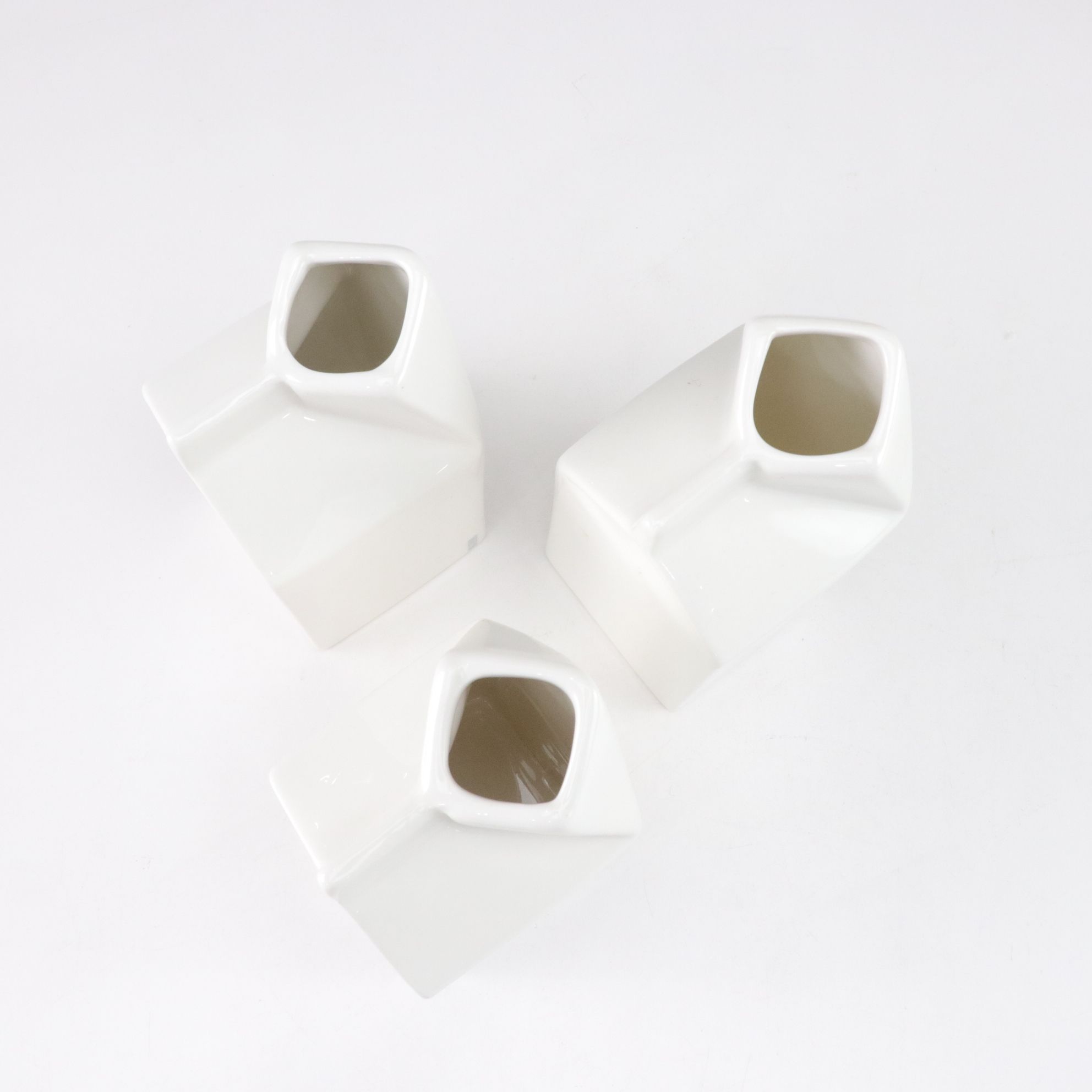 Seletti Ceramic Milk Carton Creamers with Giraffe Patterned Salad Servers