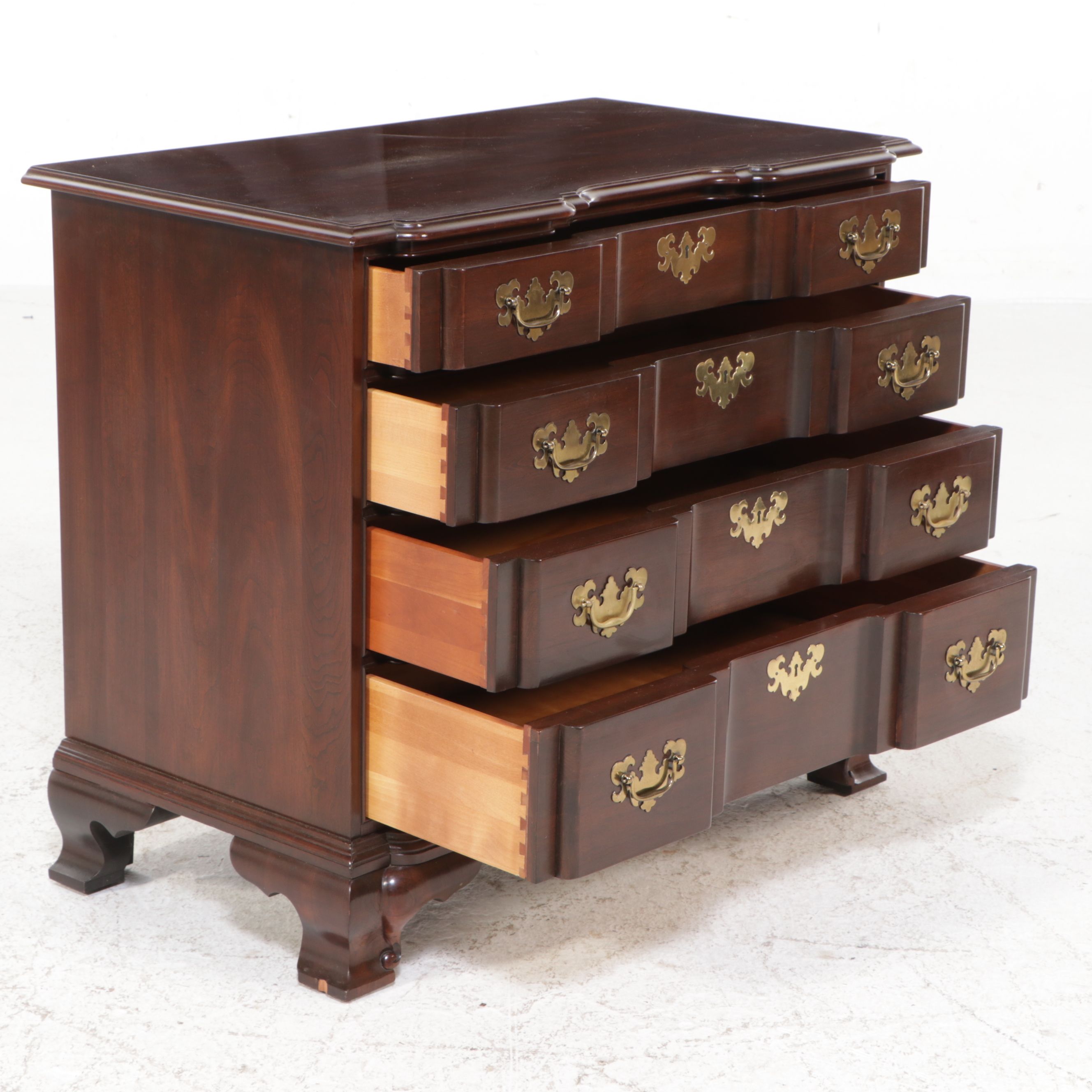 Ethan Allen Chippendale Style Mahogany Bachelor Chest, Late 20th Century