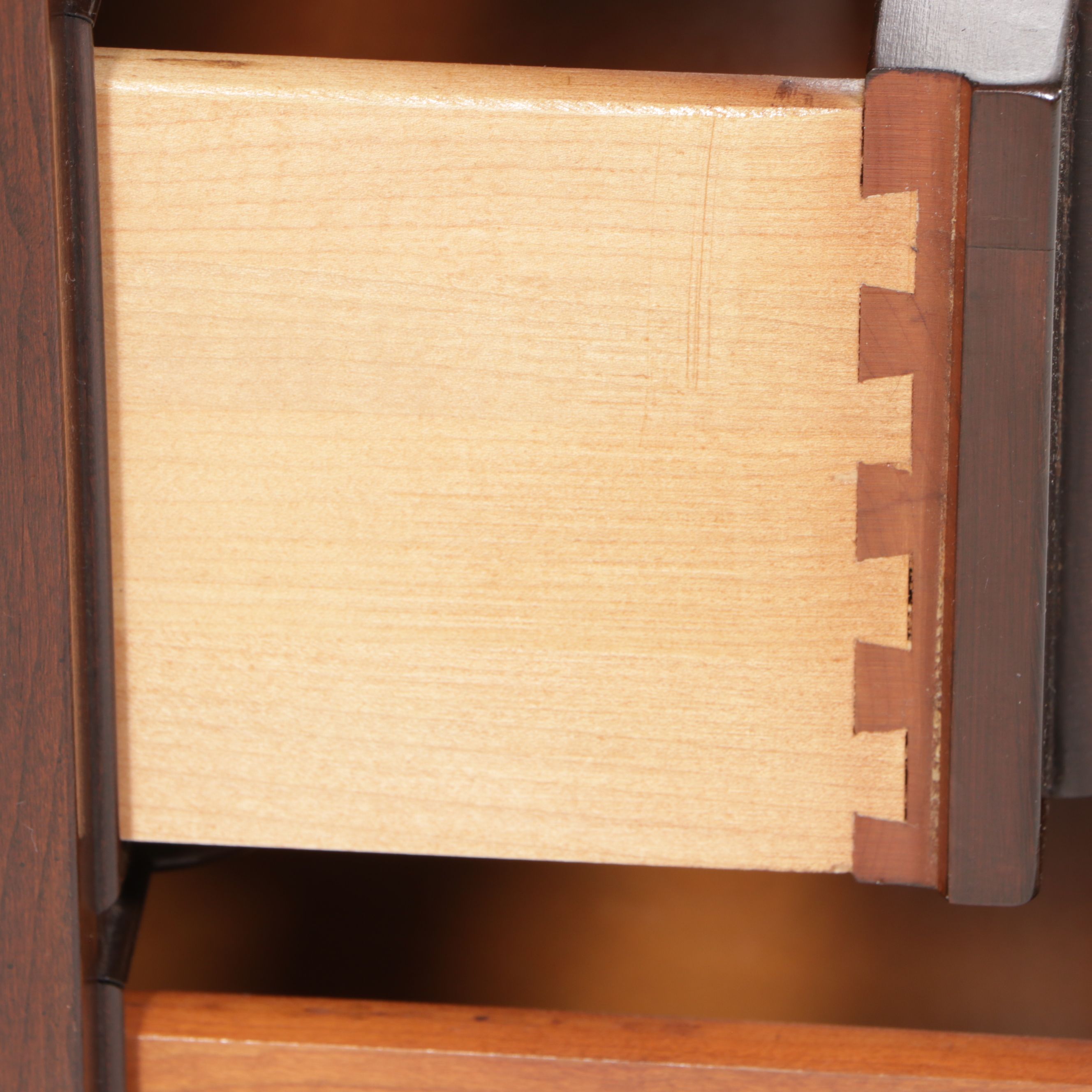 Ethan Allen Chippendale Style Mahogany Bachelor Chest, Late 20th Century