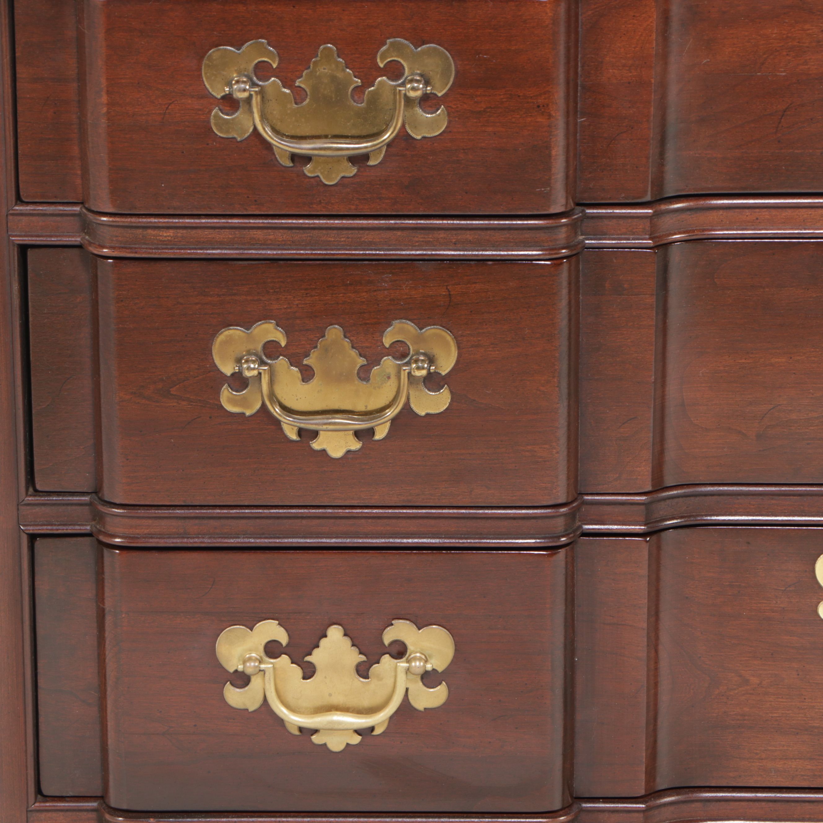 Ethan Allen Chippendale Style Mahogany Bachelor Chest, Late 20th Century