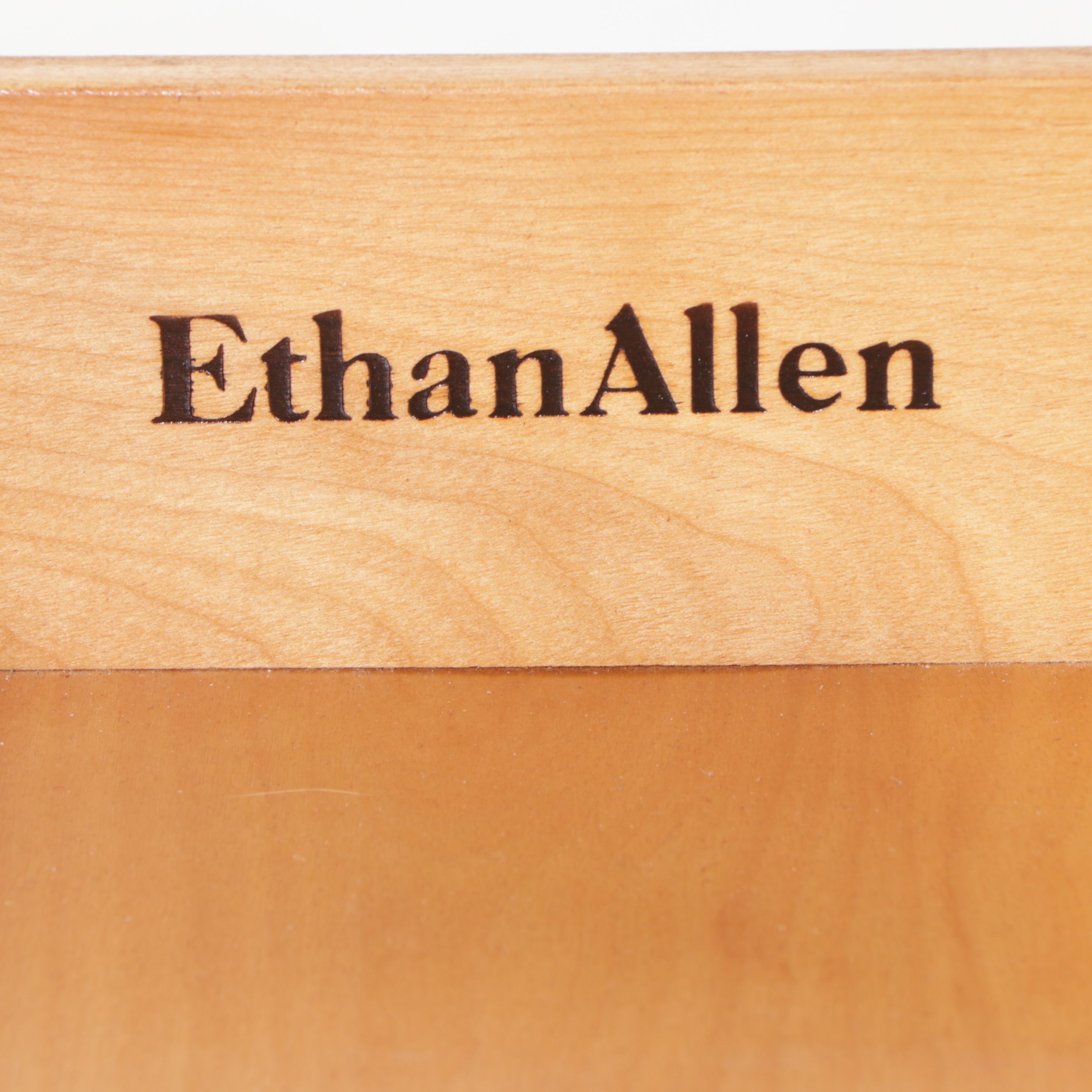 Ethan Allen Chippendale Style Mahogany Bachelor Chest, Late 20th Century