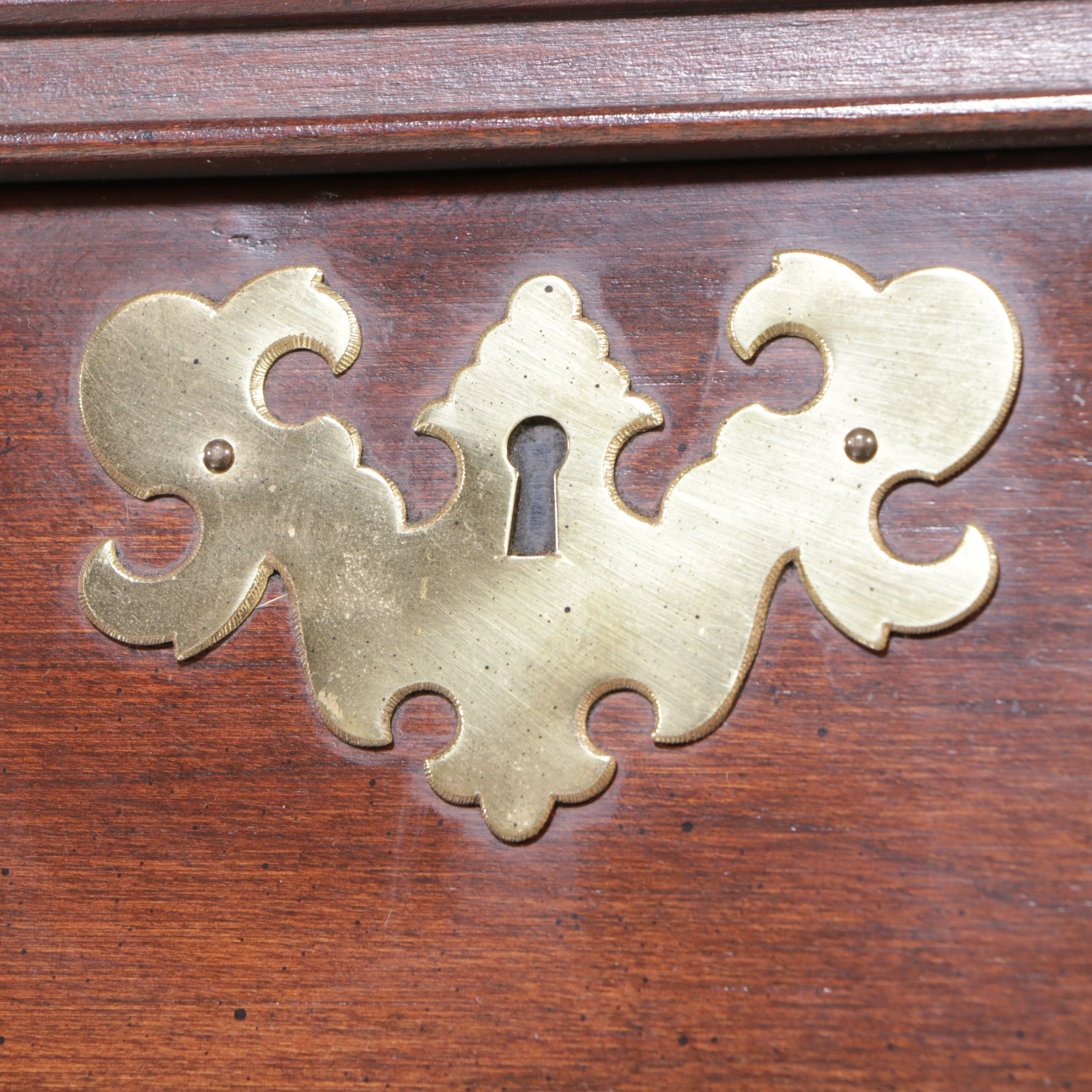 Ethan Allen Chippendale Style Mahogany Bachelor Chest, Late 20th Century