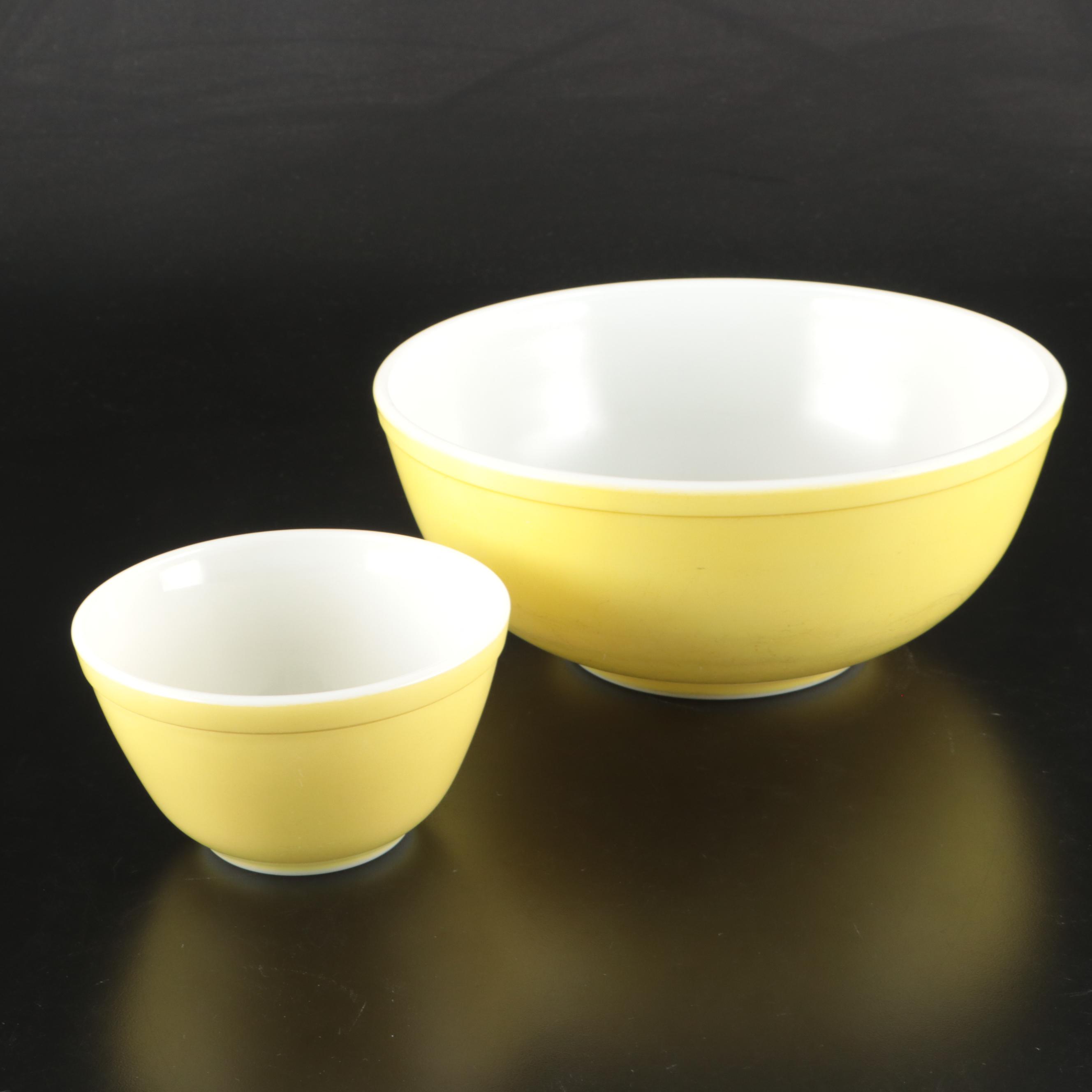 Mid Century Modern Pyrex Primary Color Glass Mixing Bowls, 1949-1957