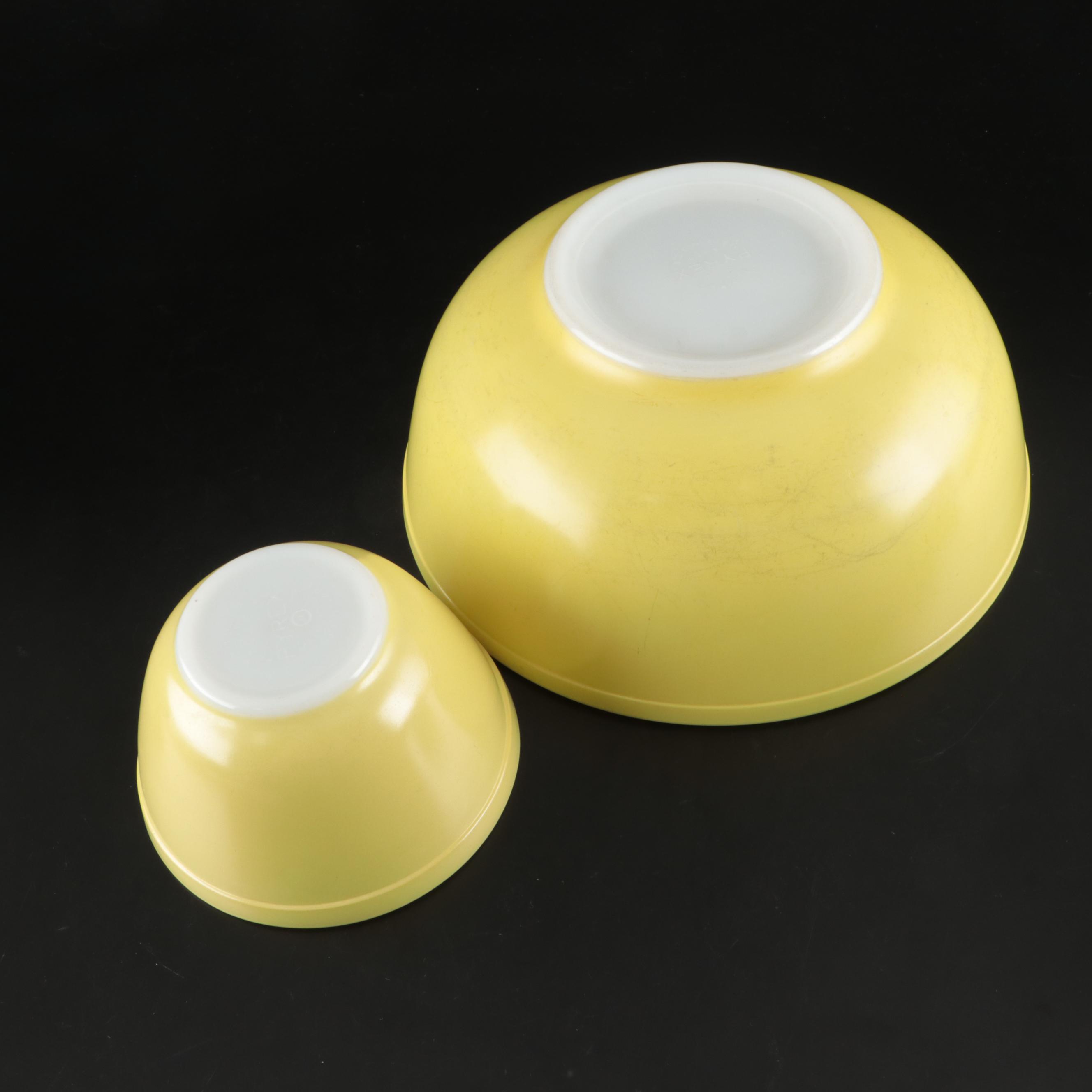 Mid Century Modern Pyrex Primary Color Glass Mixing Bowls, 1949-1957