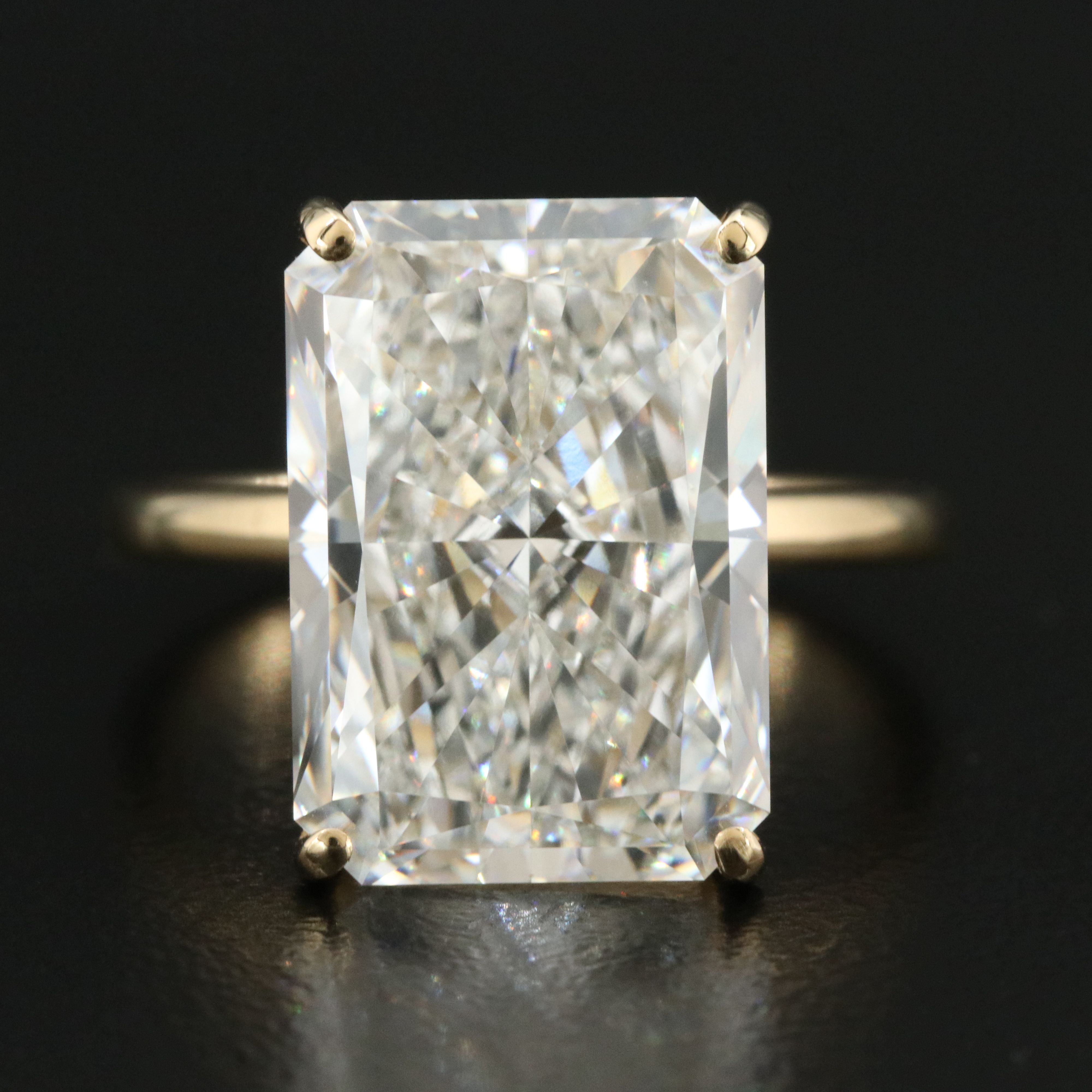 18K 10.47 CT Lab Grown Diamond Ring with IGI Report