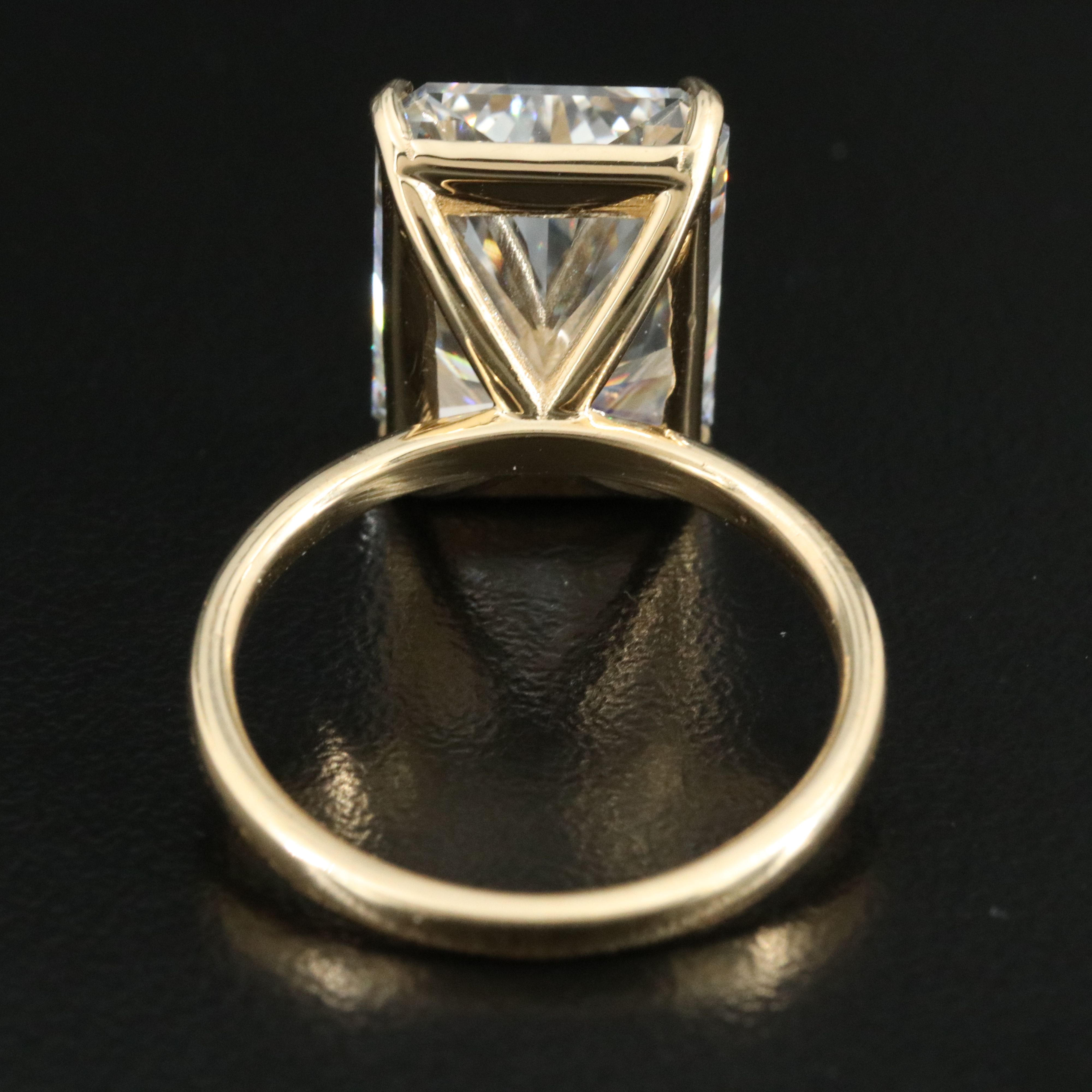 18K 10.47 CT Lab Grown Diamond Ring with IGI Report