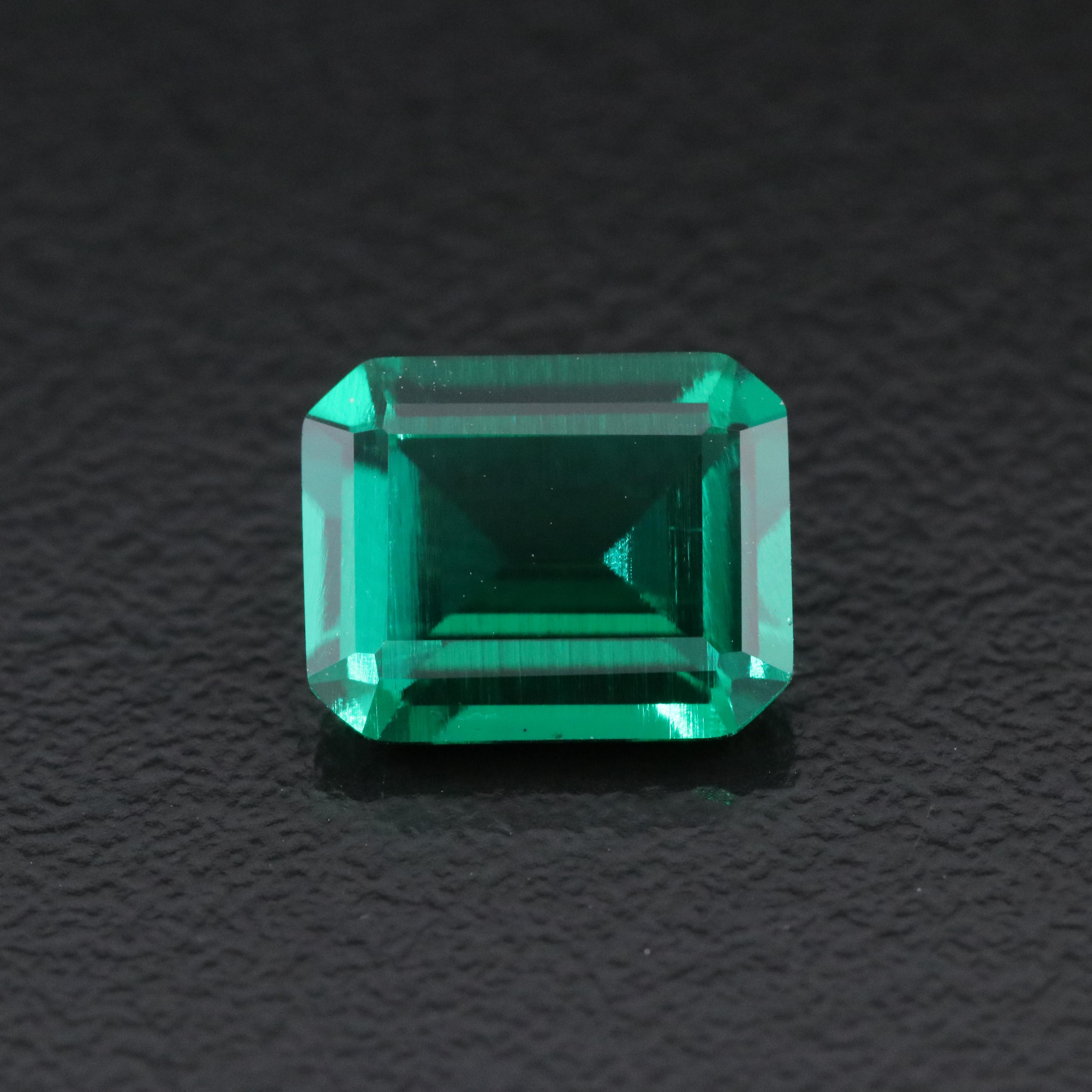 Loose 2.89 CT Lab Grown Emerald