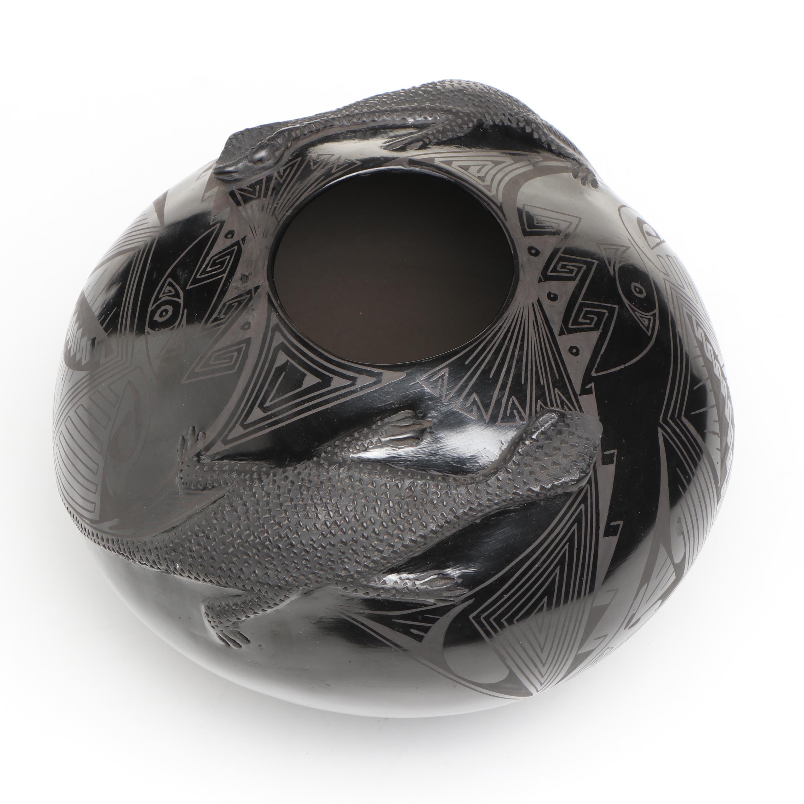 Yolanda Quezada Mata Ortiz Blackware Lizard Olla