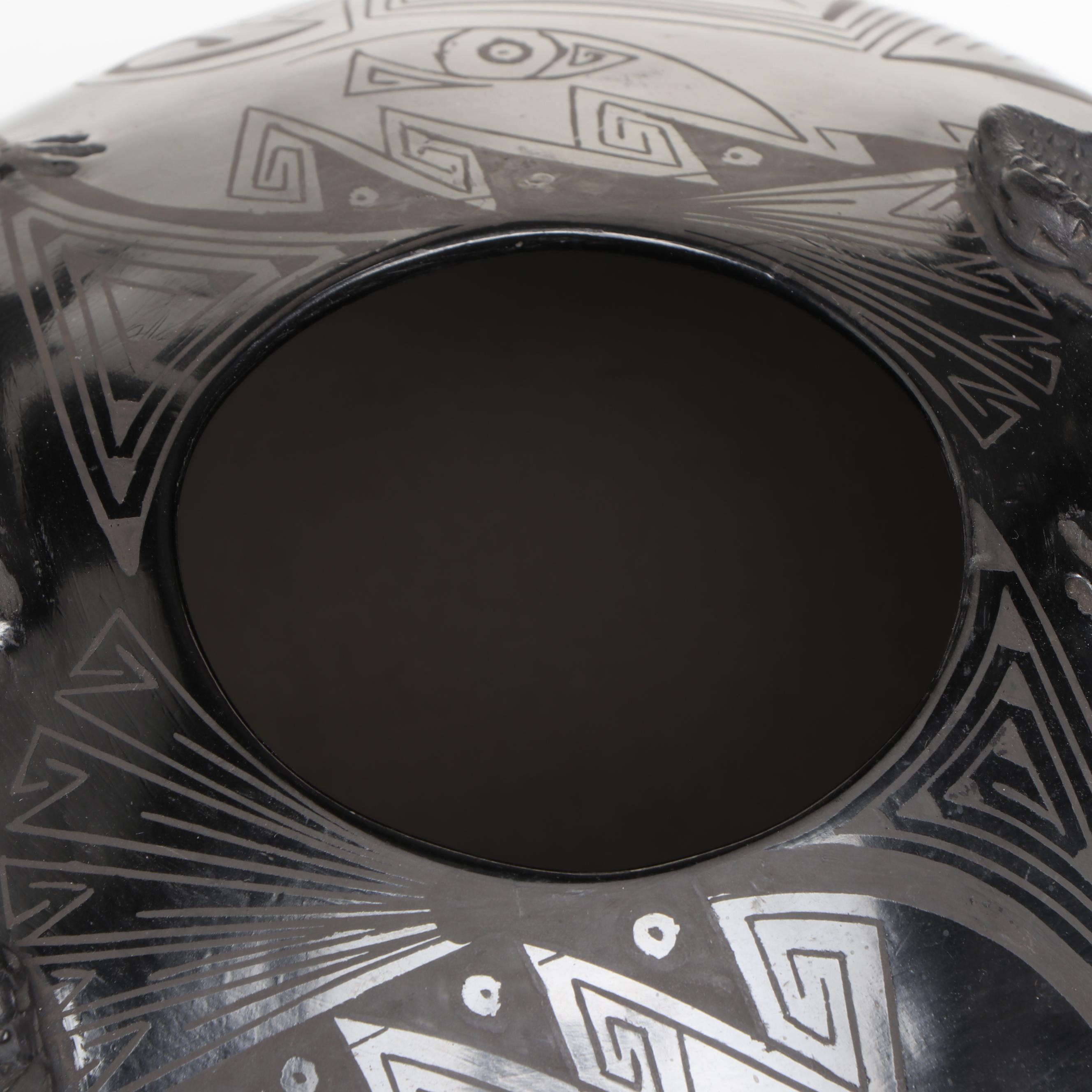 Yolanda Quezada Mata Ortiz Blackware Lizard Olla