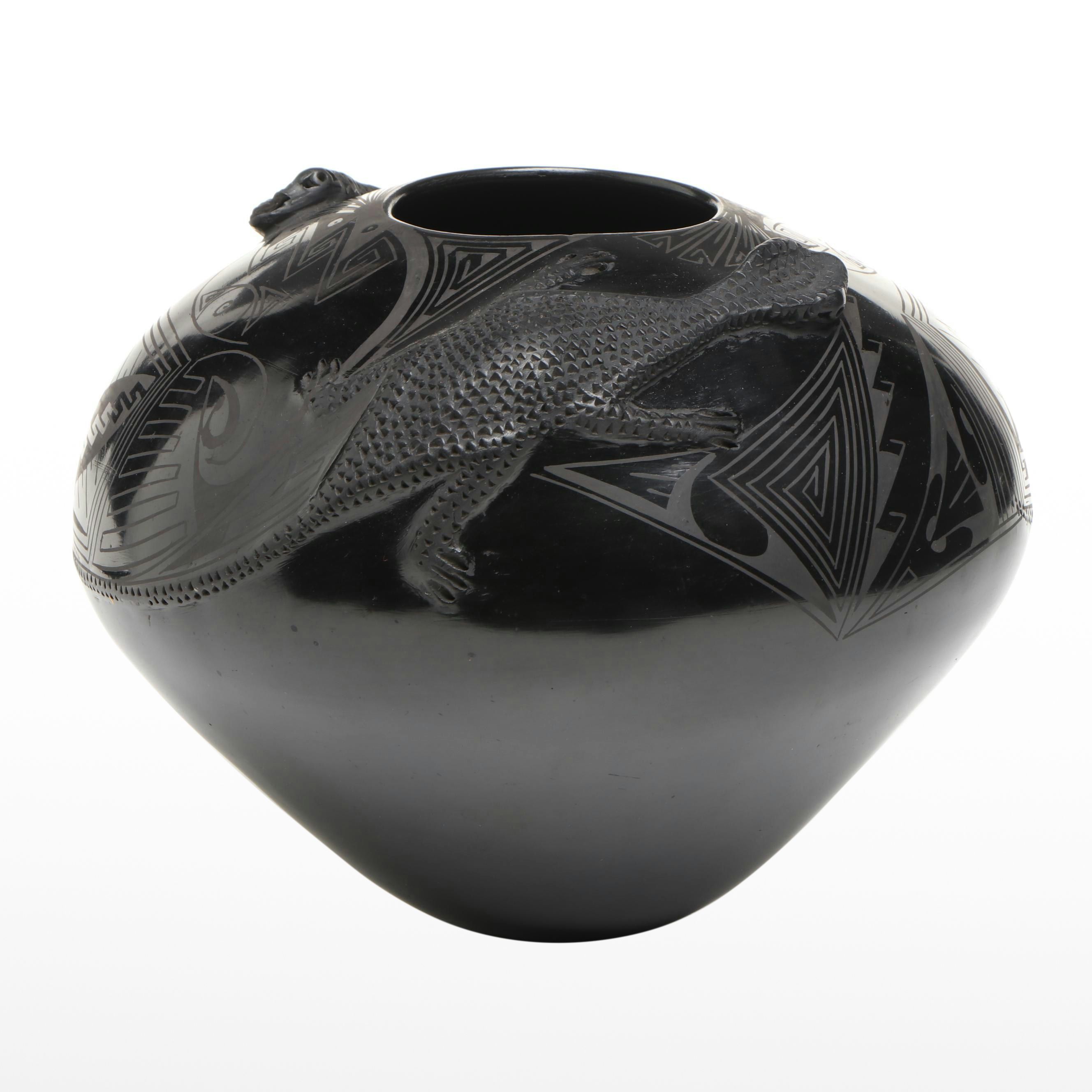 Yolanda Quezada Mata Ortiz Blackware Lizard Olla