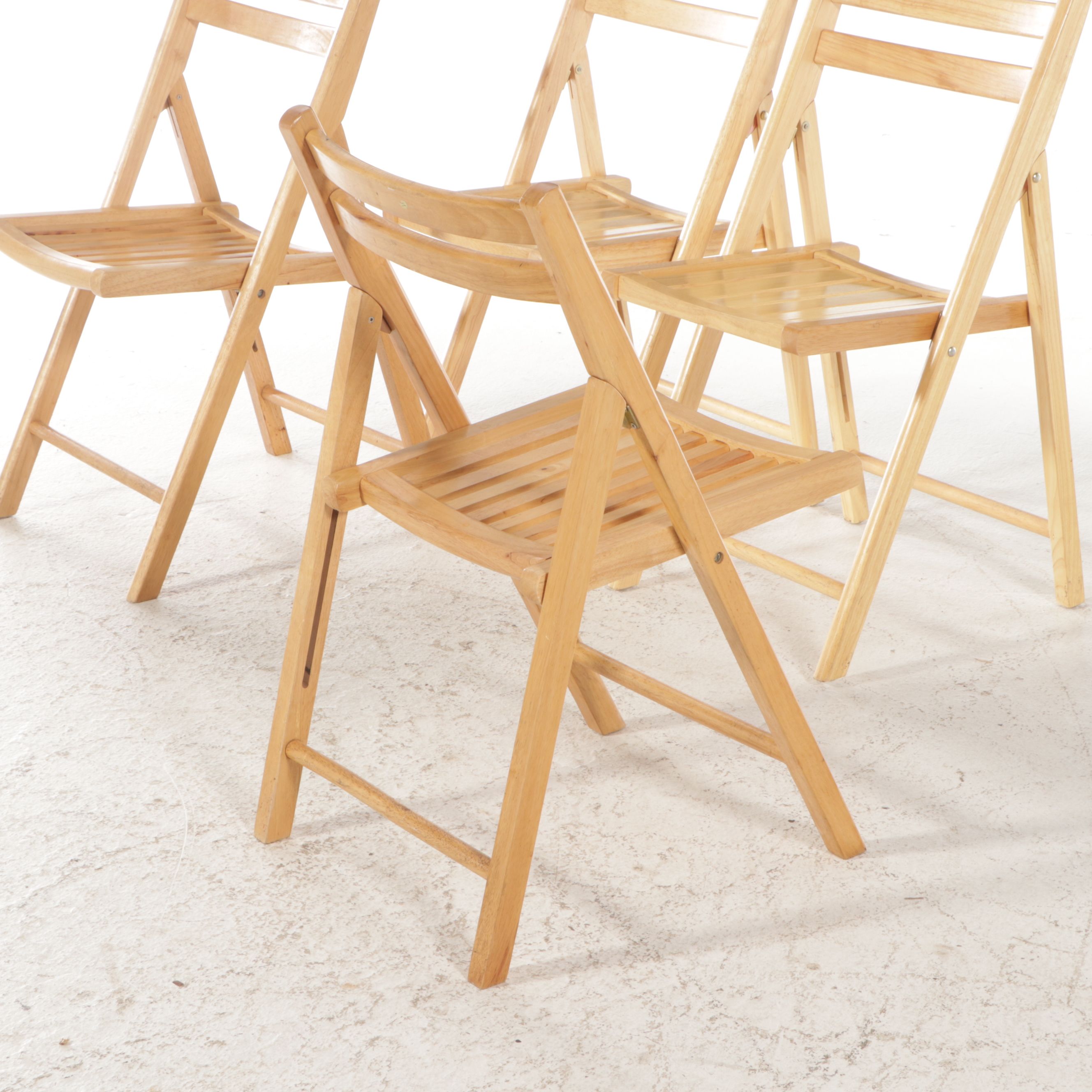 Four Apple Furniture Blonde Wood Folding Chairs with Folding Accent Table