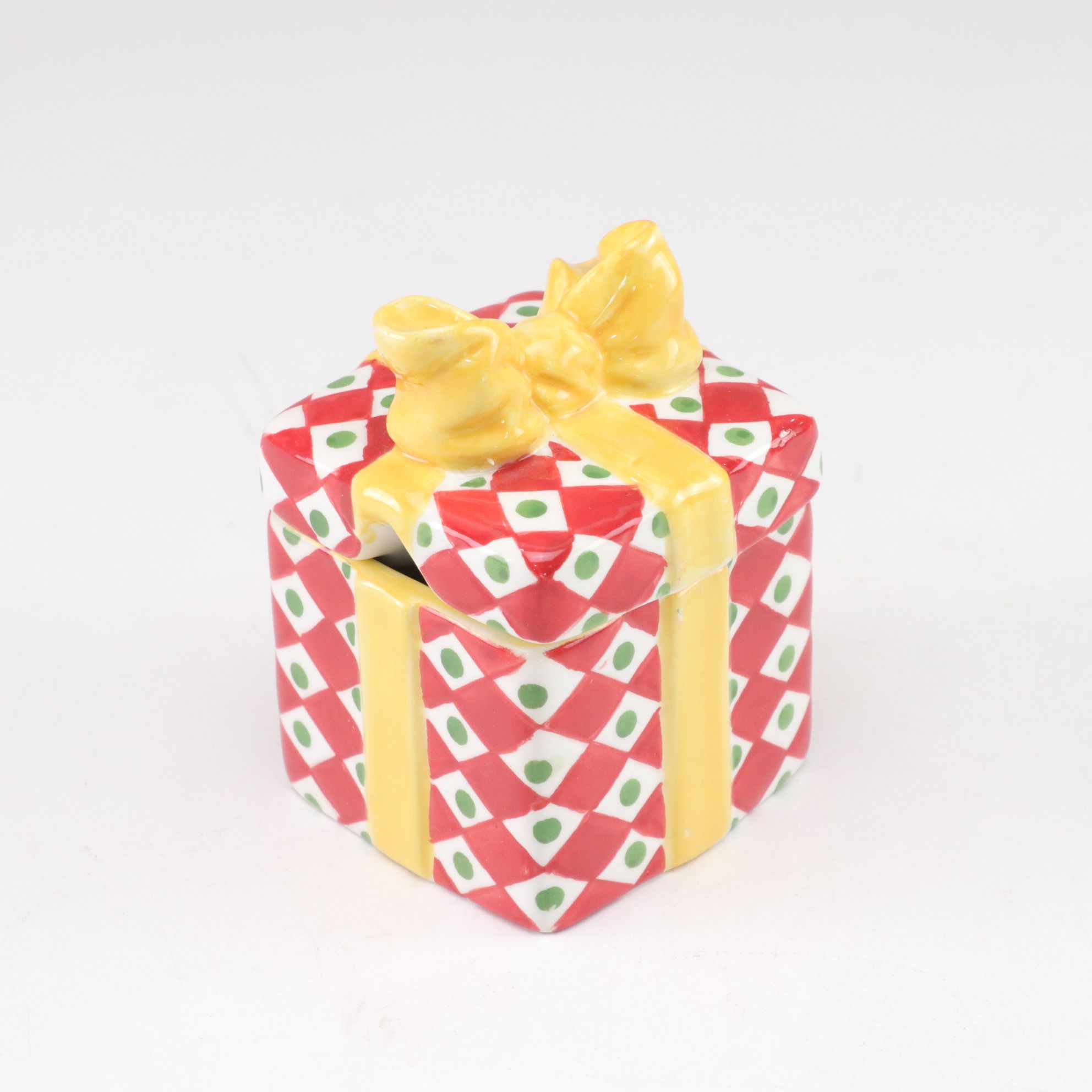 Felt Mouse Christmas Wreaths with Santa Plate, Decorative Boxes & More Decor