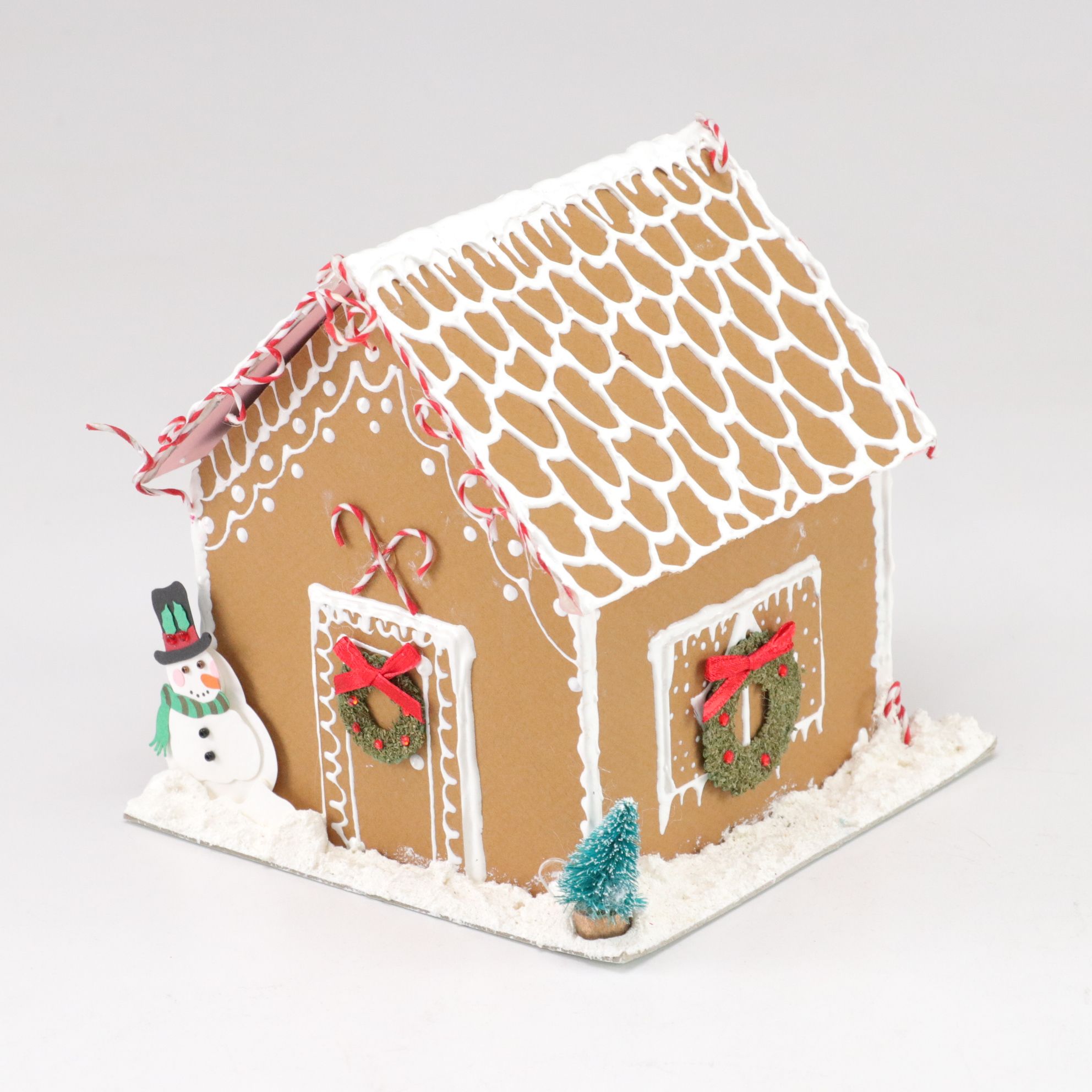 Felt Mouse Christmas Wreaths with Santa Plate, Decorative Boxes & More Decor